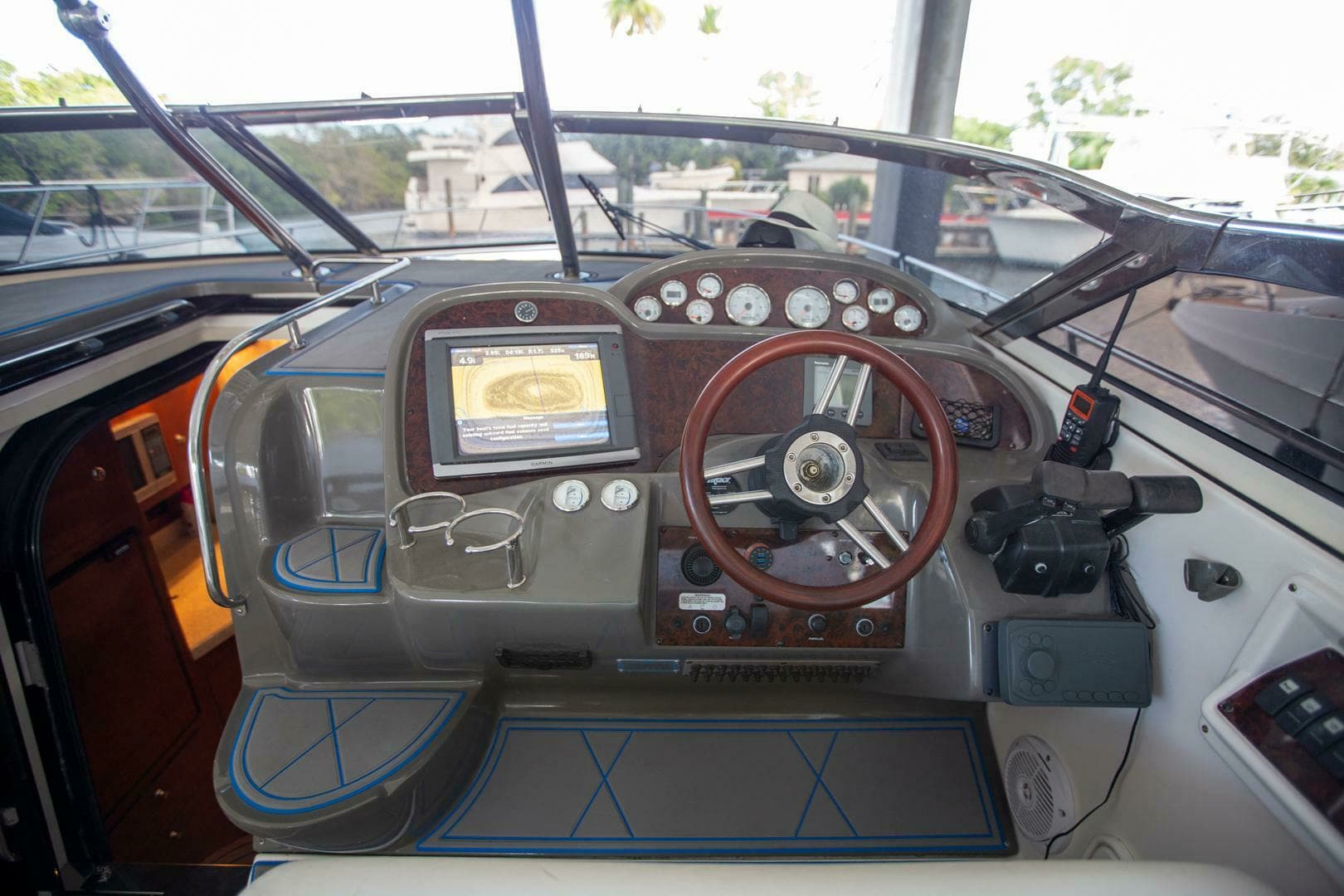 2008 Regal 2760 Sport Yacht - Image 14