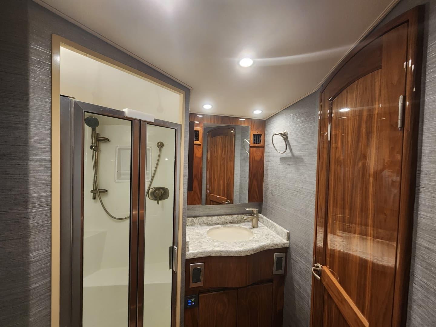 2018 Viking 48 Sport Tower - Image 27