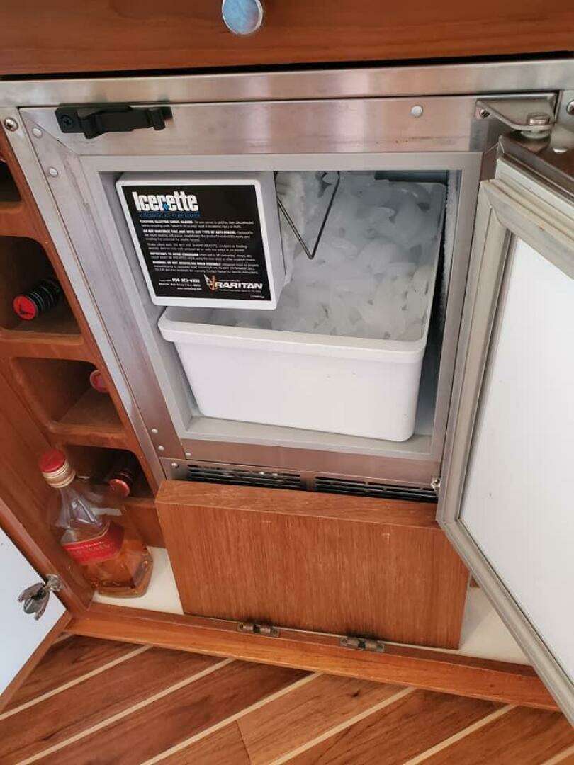 1996 Bertram Convertible - Image 30