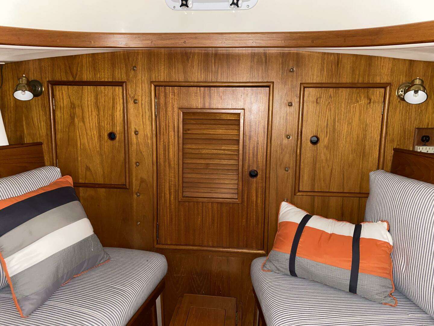 1984 Hinterhoeller Nonsuch 26 - Image 61