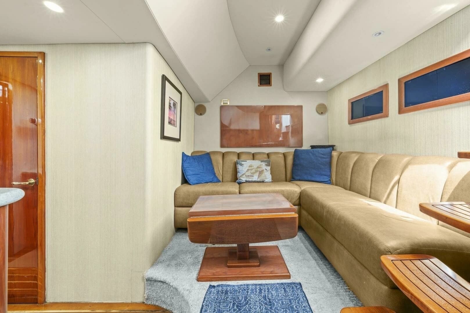 2006 Buddy Davis 48 Express - Image 52
