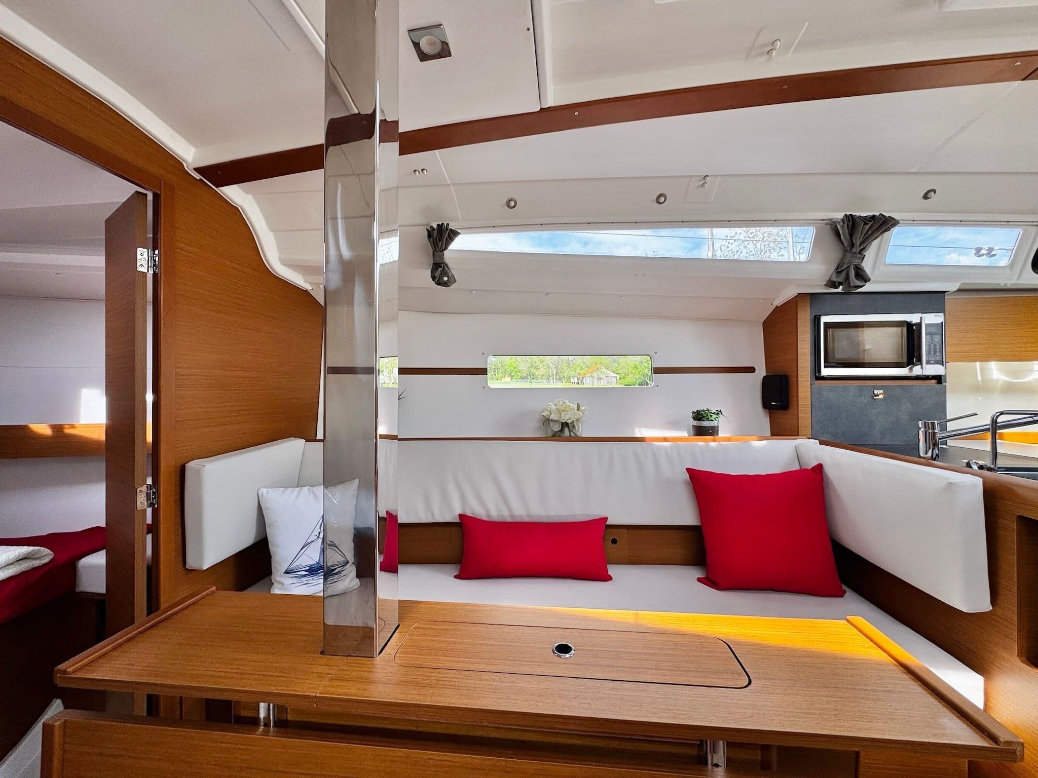 2019 Jeanneau 349 - 12
