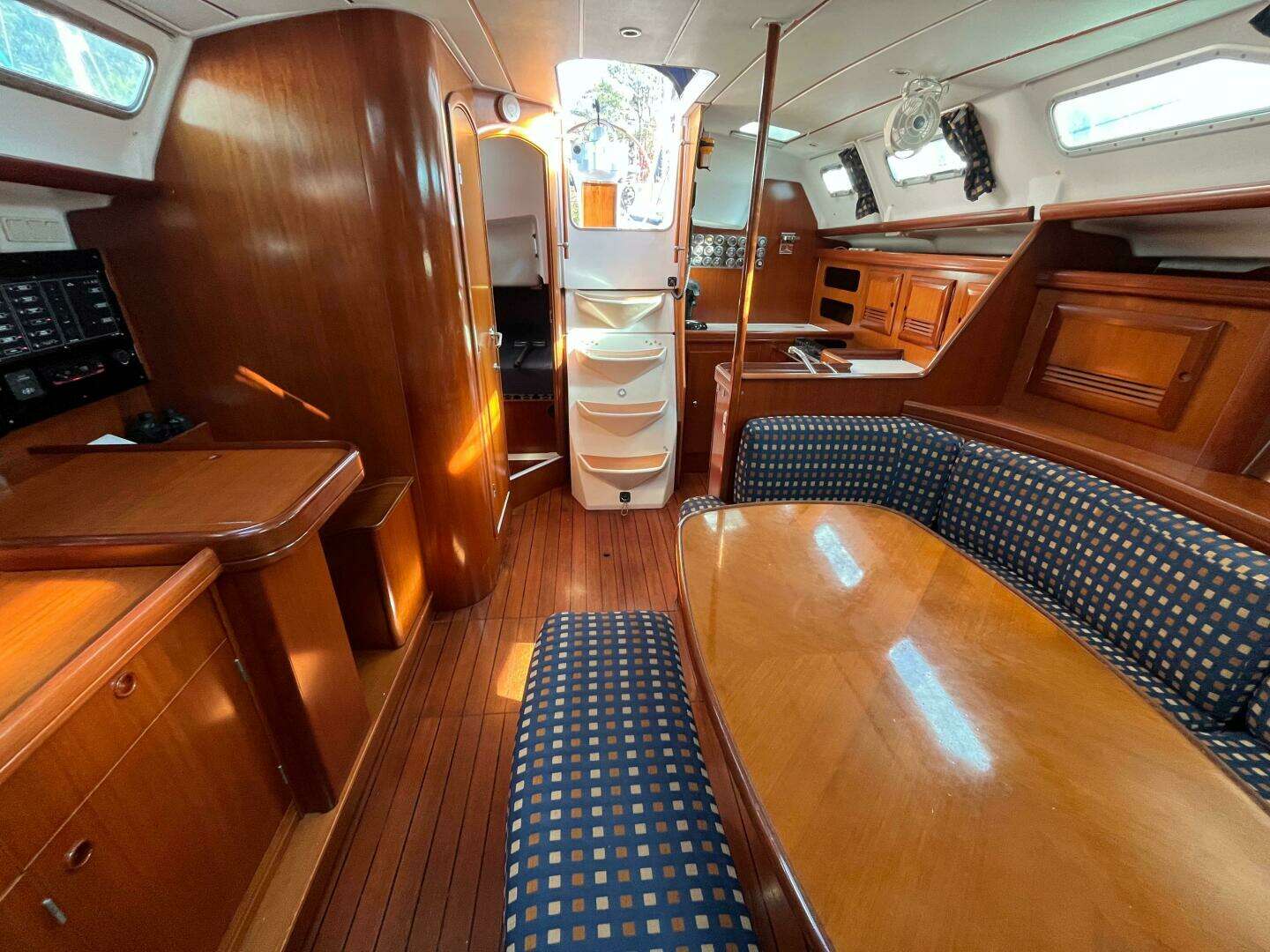 2001 Beneteau 393 - Image 35