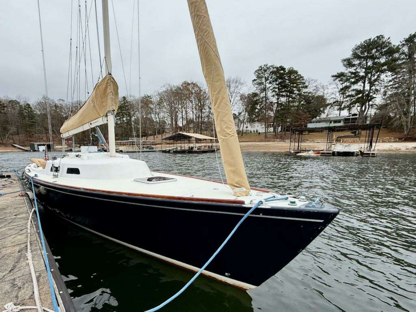 2008 e Sailing Yachts e33 - Image 2