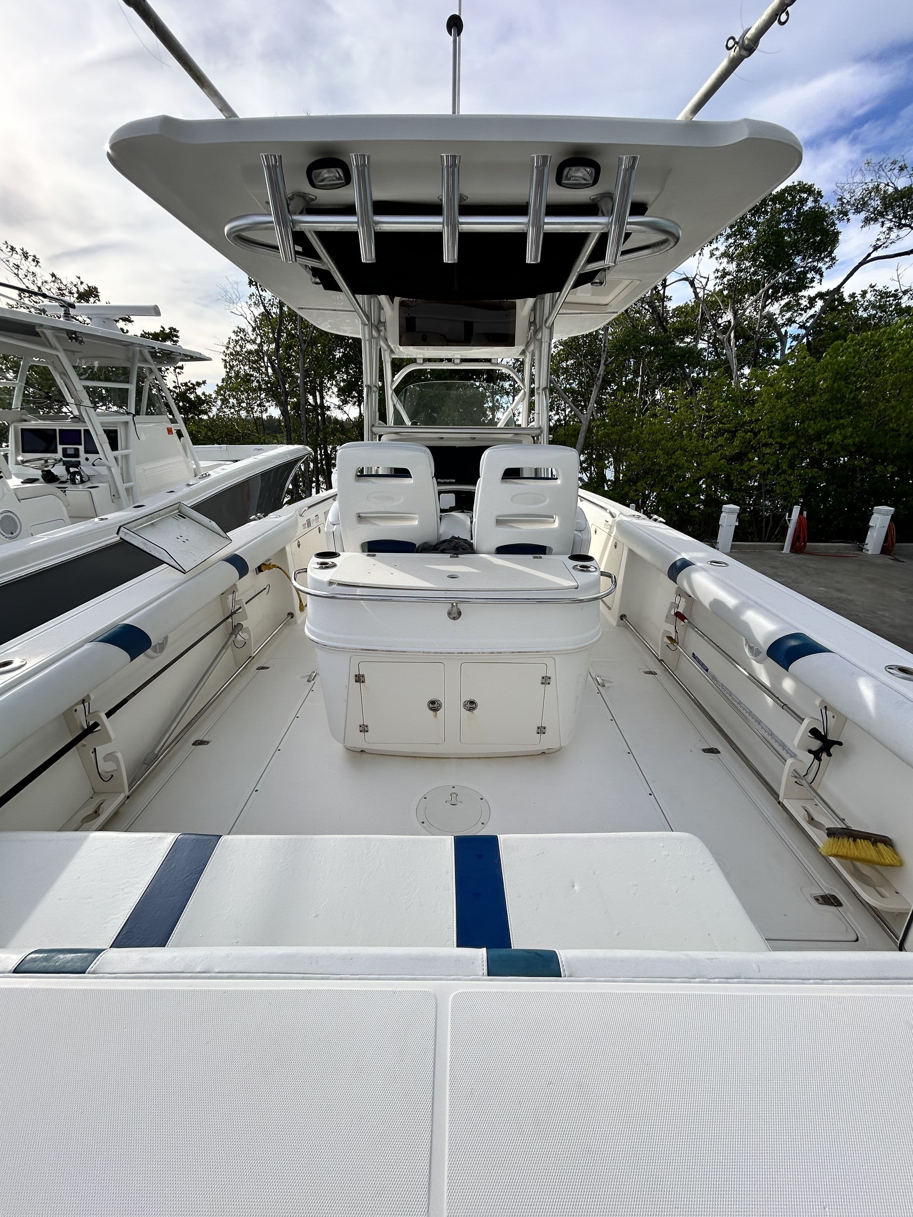 2006 Boston Whaler 320 Outrage - 18