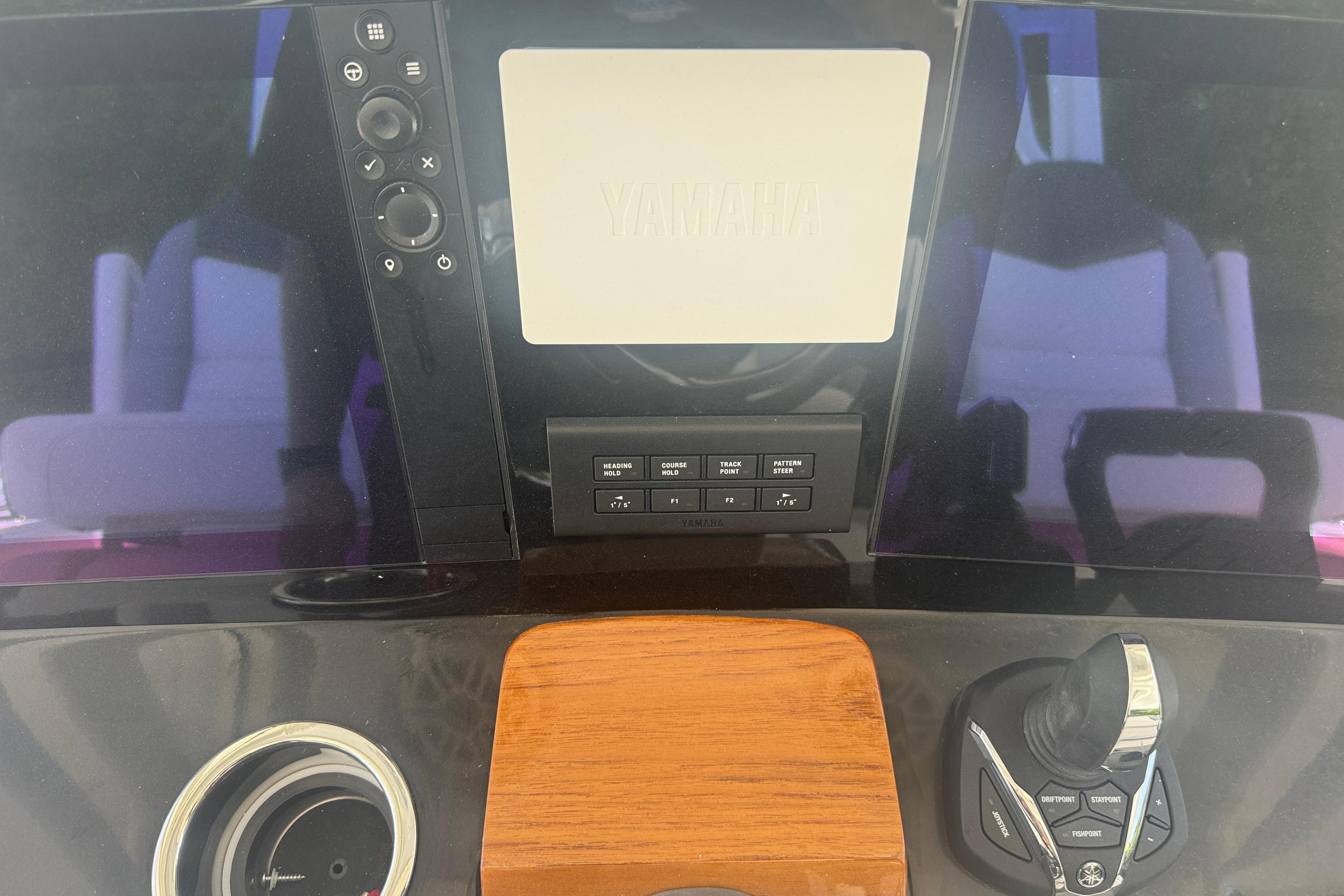 2025 Robalo R300 Center Console dashboard with Yamaha controls and joystick.