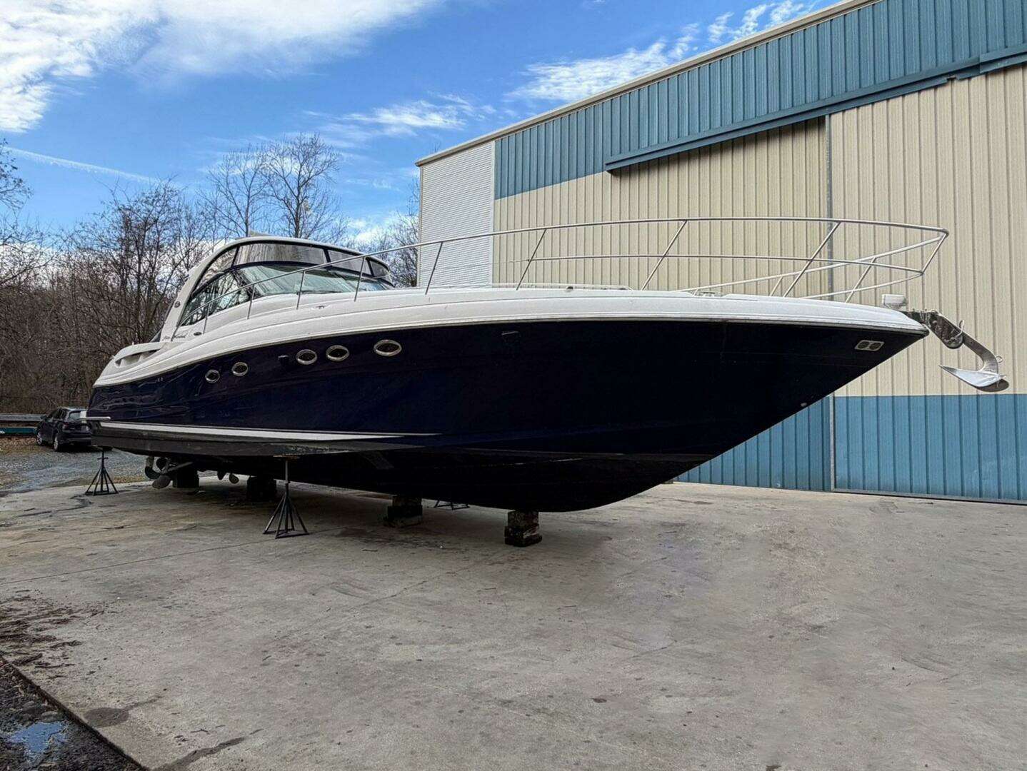2004 Sea Ray 500 Sundancer - Image 2