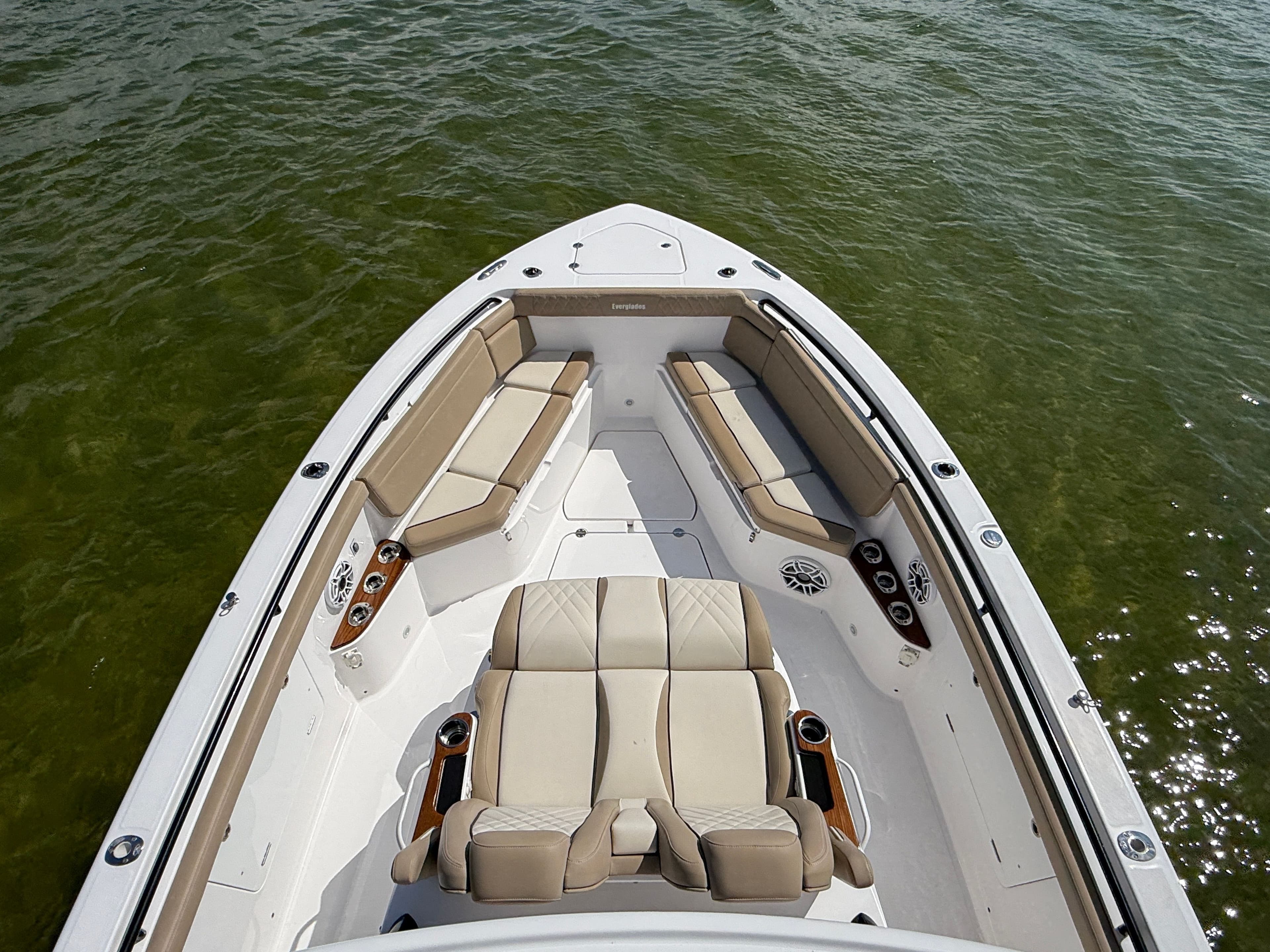 2022 EVERGLADES 395 CC - Image 22