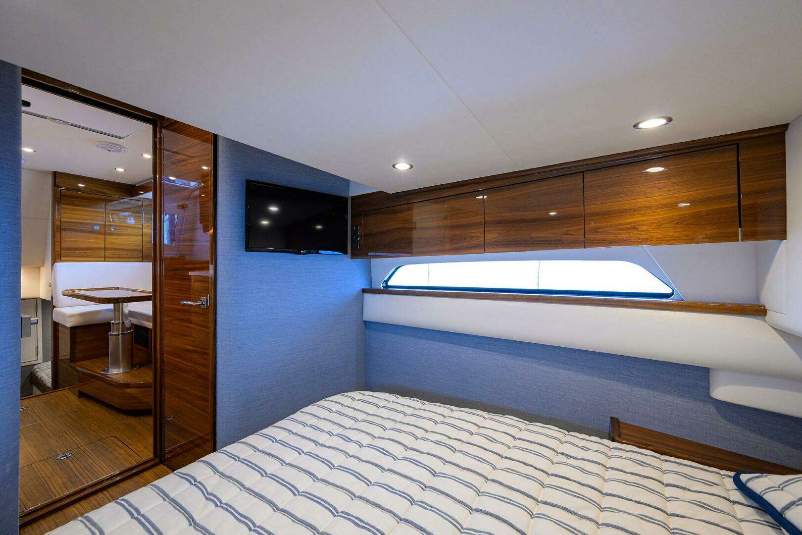 2024 Valhalla Boatworks V-55 - Image 7