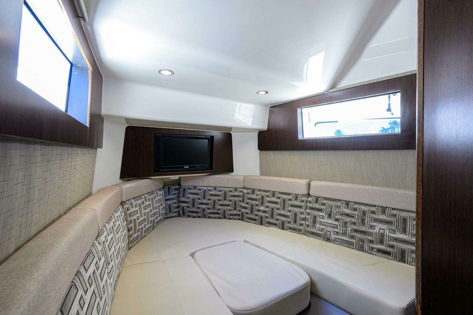 2021 Pursuit S 378 Sport - Image 6