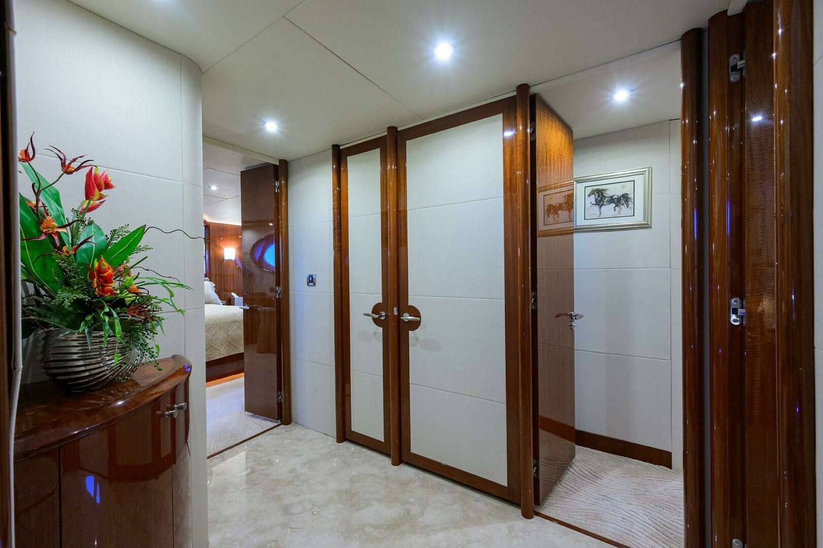 2007 Lazzara Yachts 80 Enclosed - Image 13