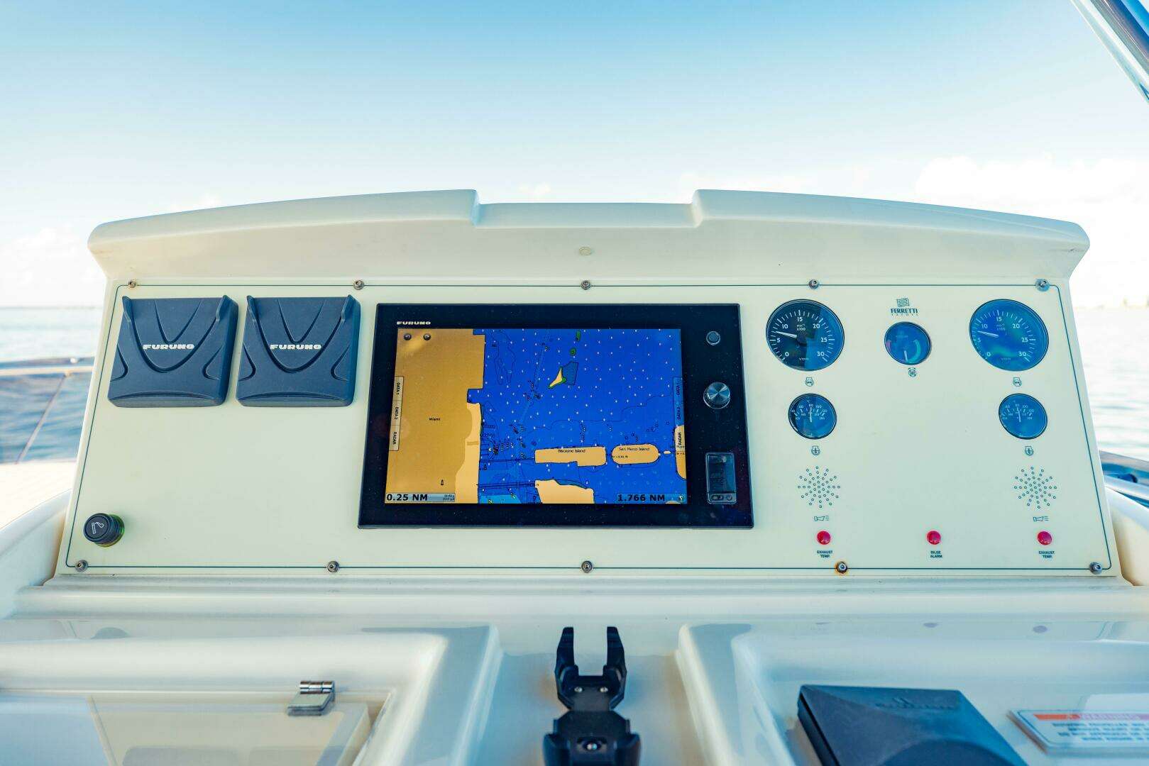2017 Ferretti Yachts 750 - Image 44