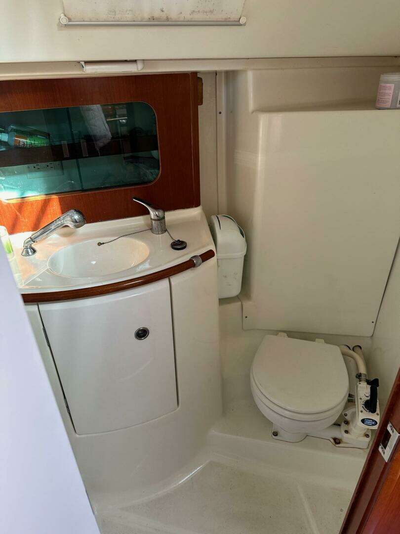 2000 Beneteau 331 - Image 35