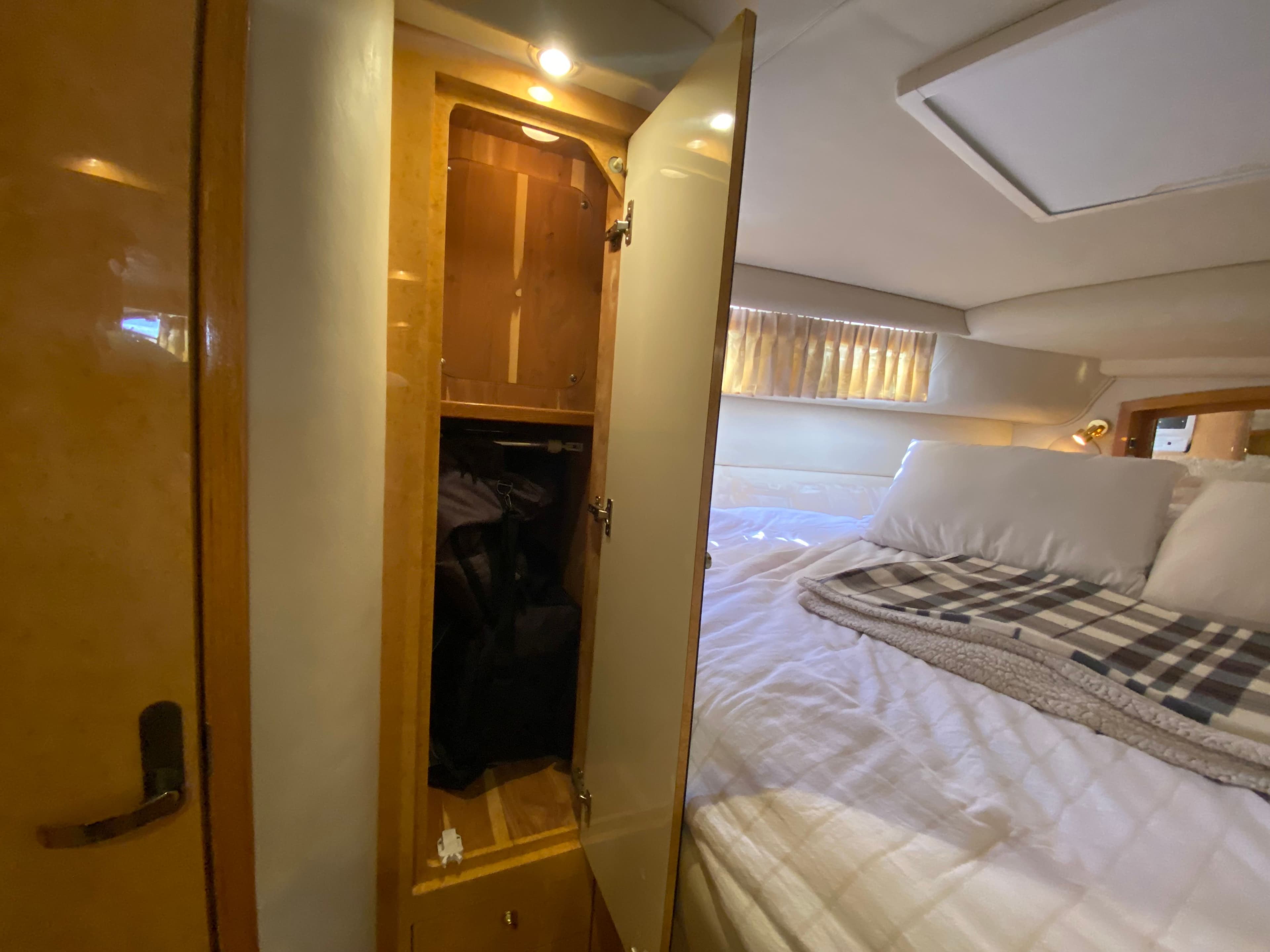 1997 Sea Ray 450 Sundancer - 31