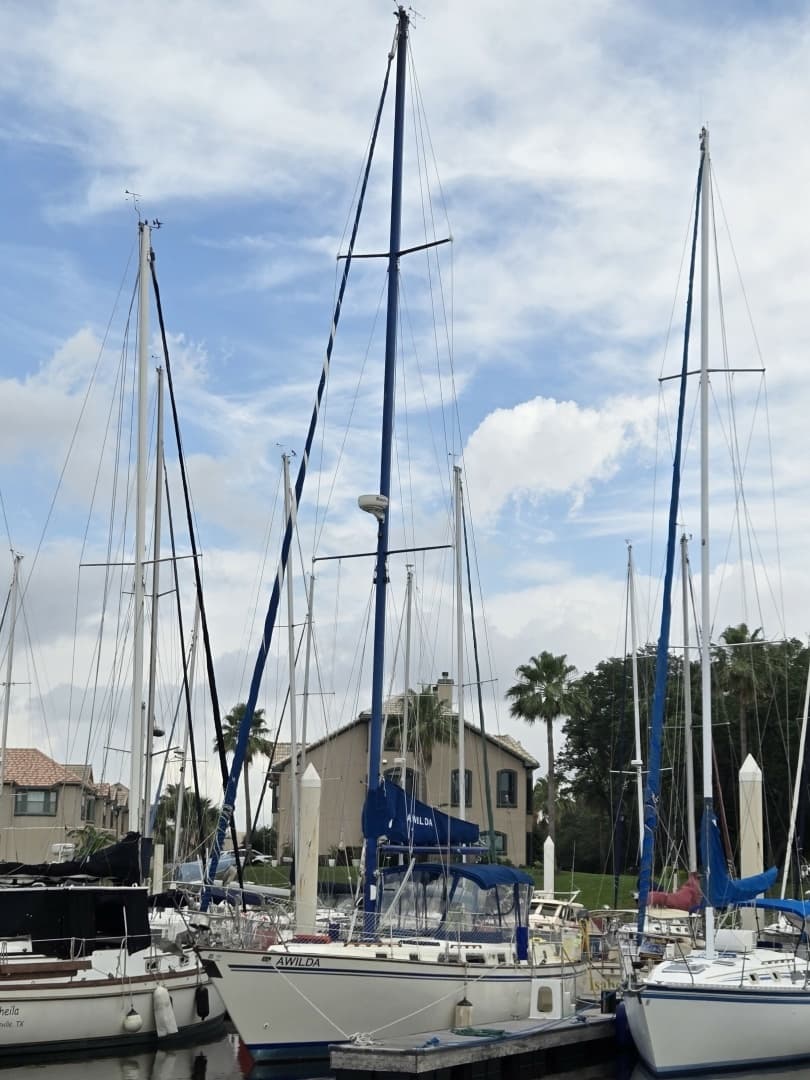 1985 Endeavour 42 CC - Image 3