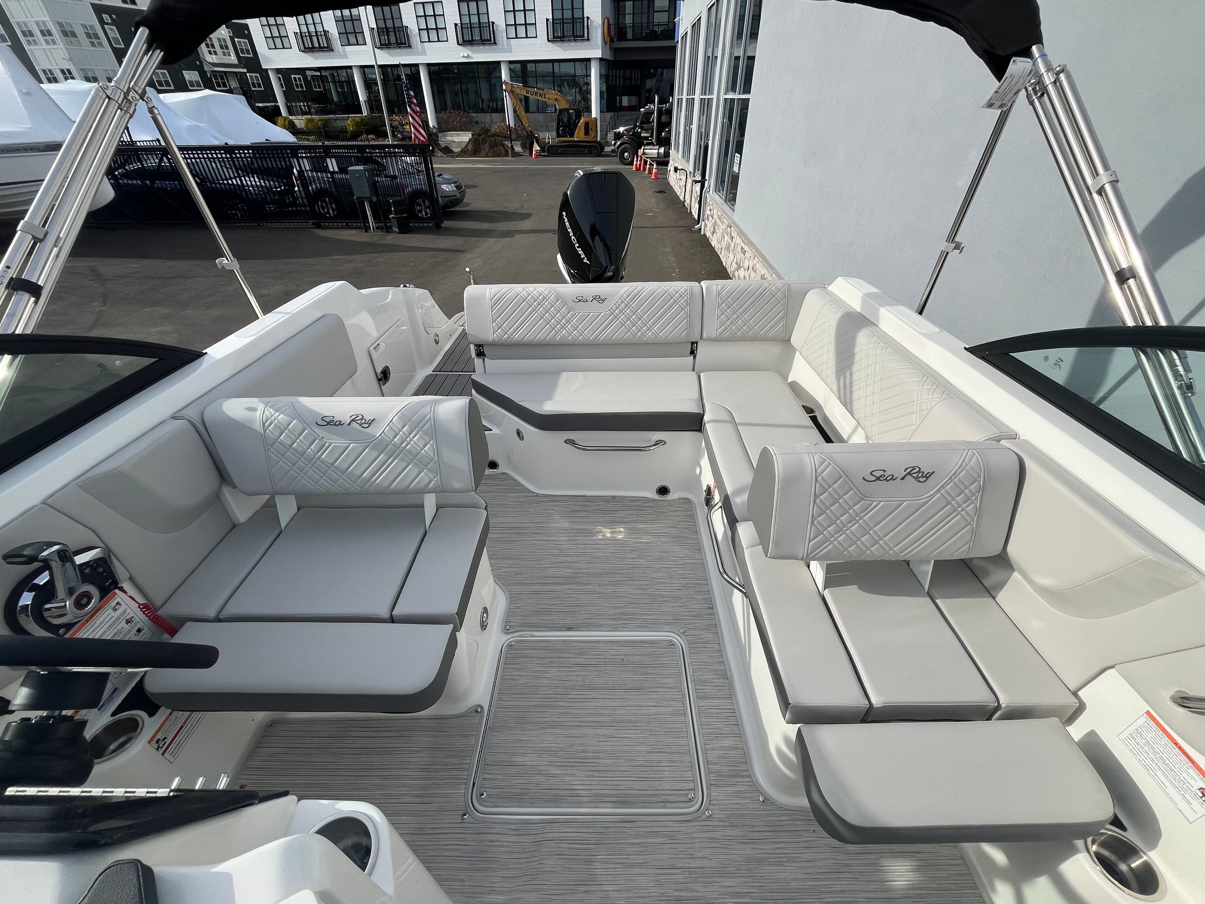 2026 Sea Ray SDX 230 Outboard - 7