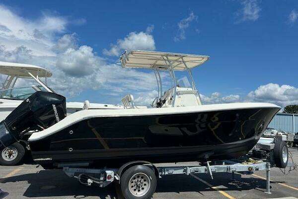 2020 Cobia 237 CC - Image 1