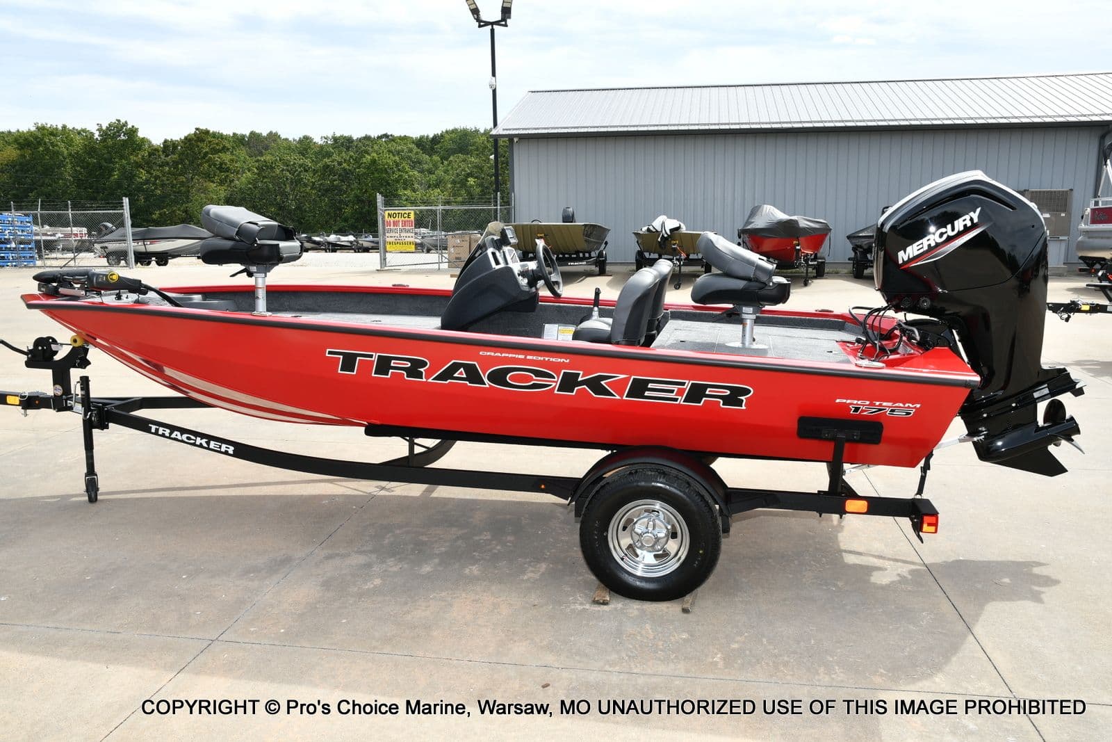 2026 Tracker Pro Team 175 Crappie Edition w/75HP - 18