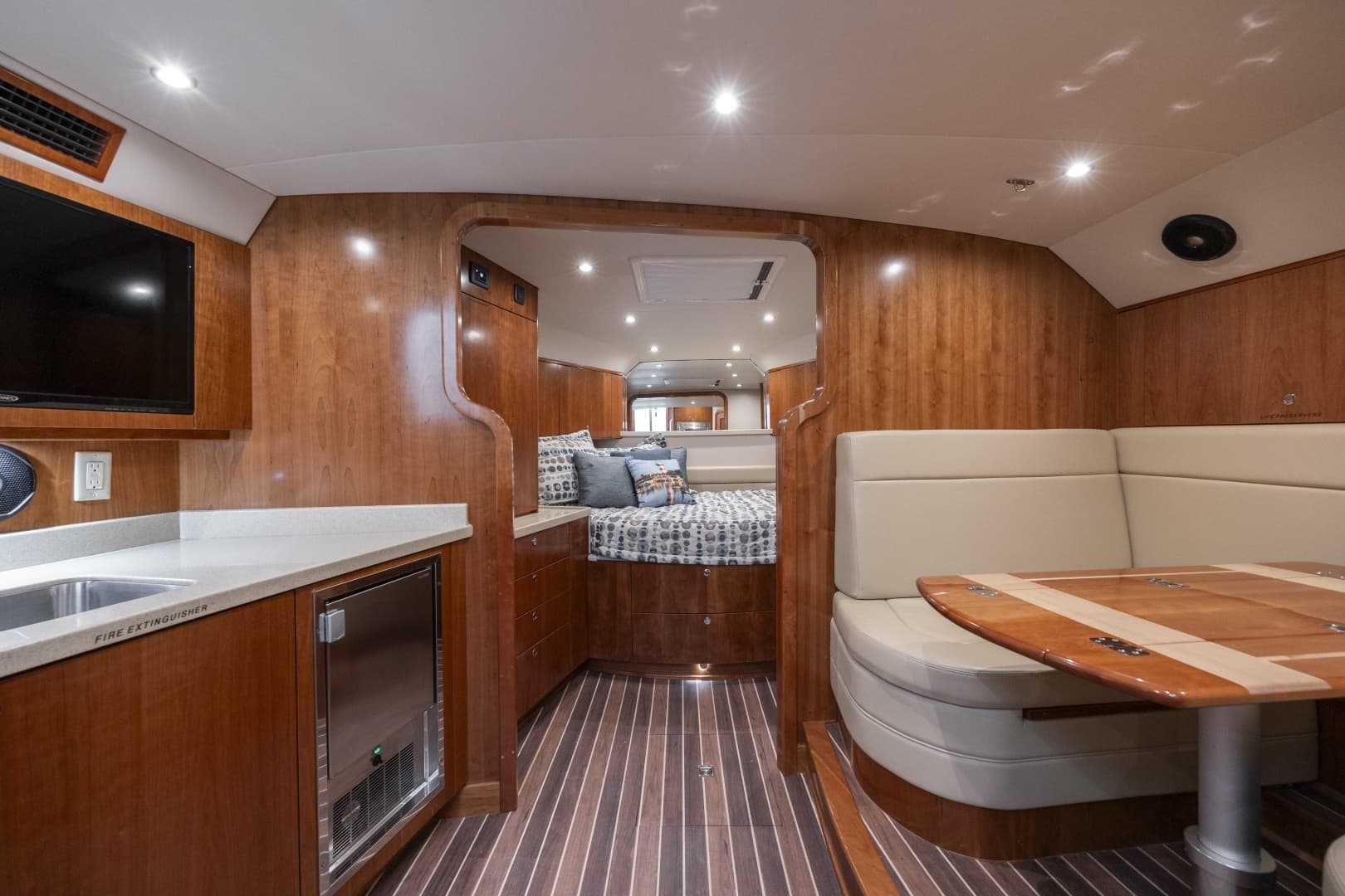 2019 Albemarle 410 Express Fisherman - Image 26