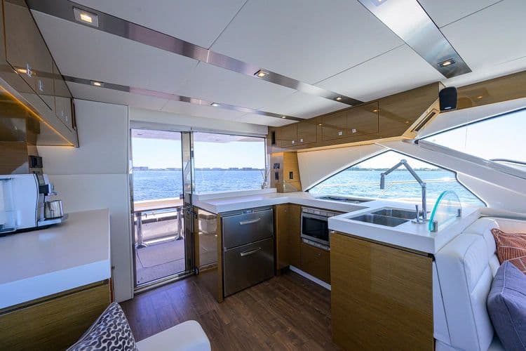 2018 Cruisers Yachts 60 Fly - Image 39