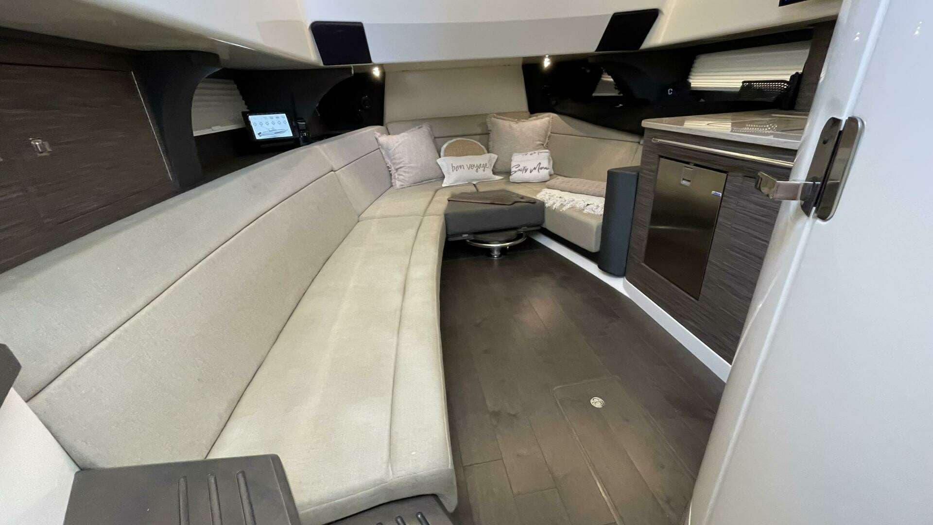 2016 Boston Whaler — - Image 149