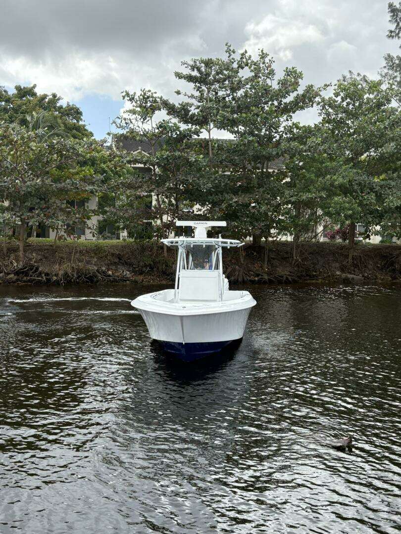 2025 Contender 32ST - Image 8