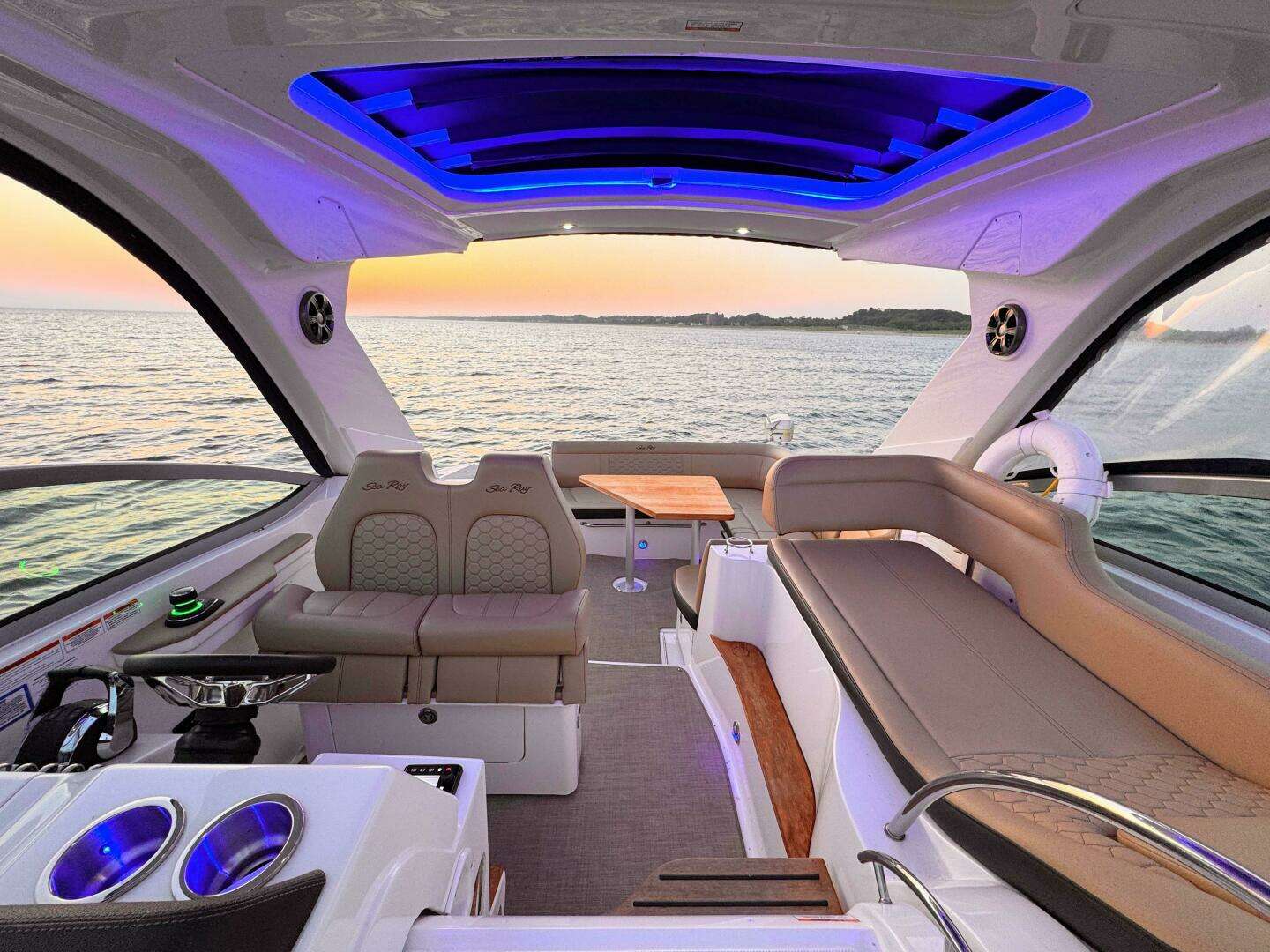 2019 Sea Ray 350 Sundancer - Image 15