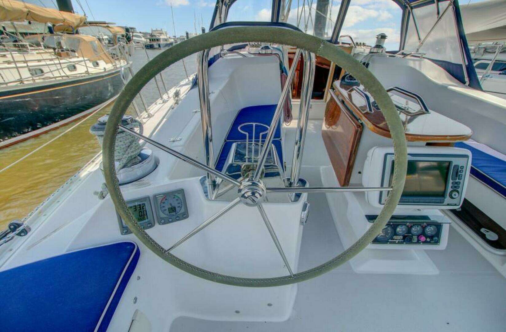 2011 Catalina 445 - Image 21