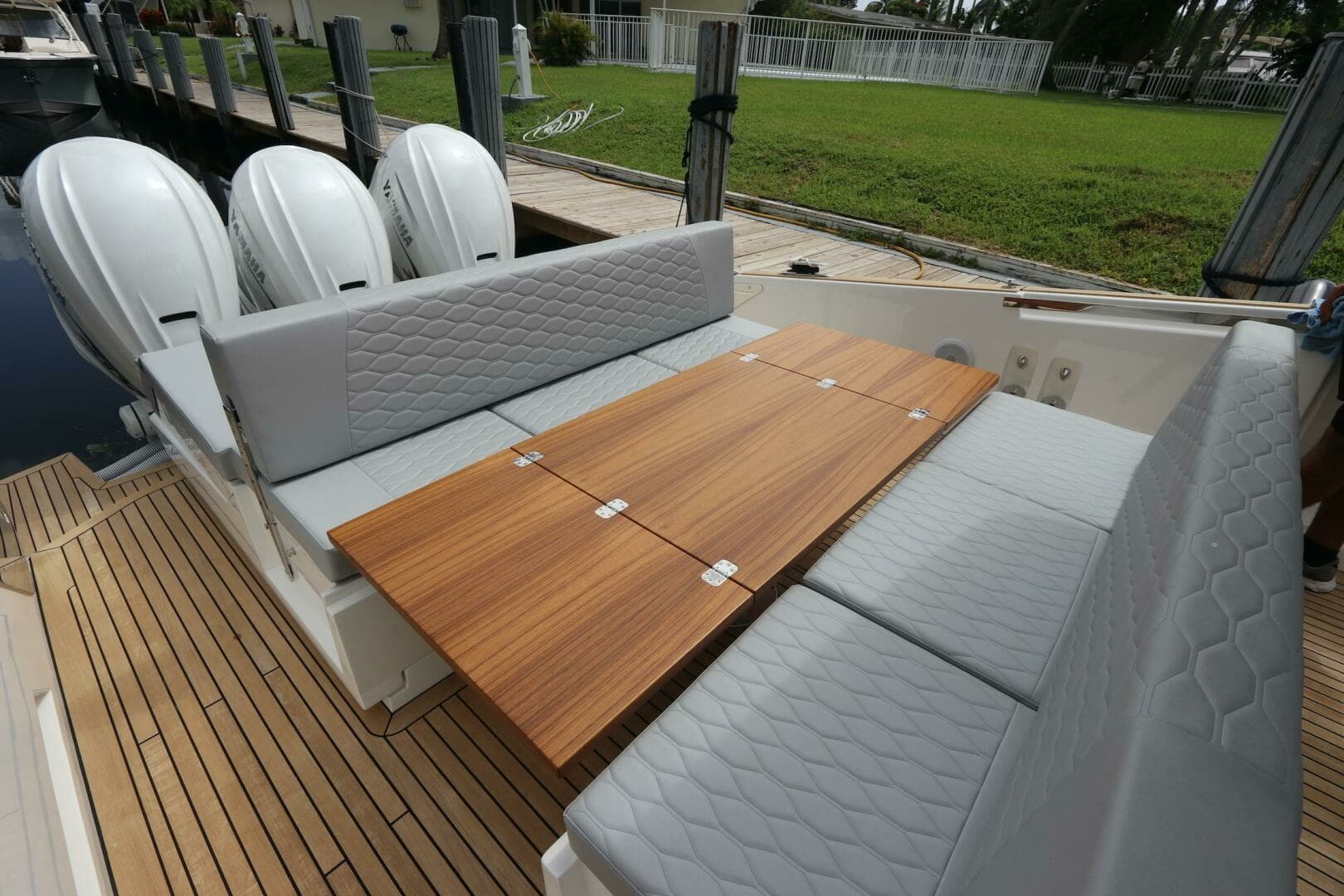 2024 Astondoa 377 Coupe Outboard - Image 32