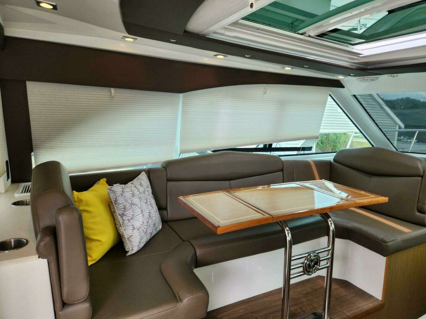 2016 Cruisers Yachts Cantius - Image 13