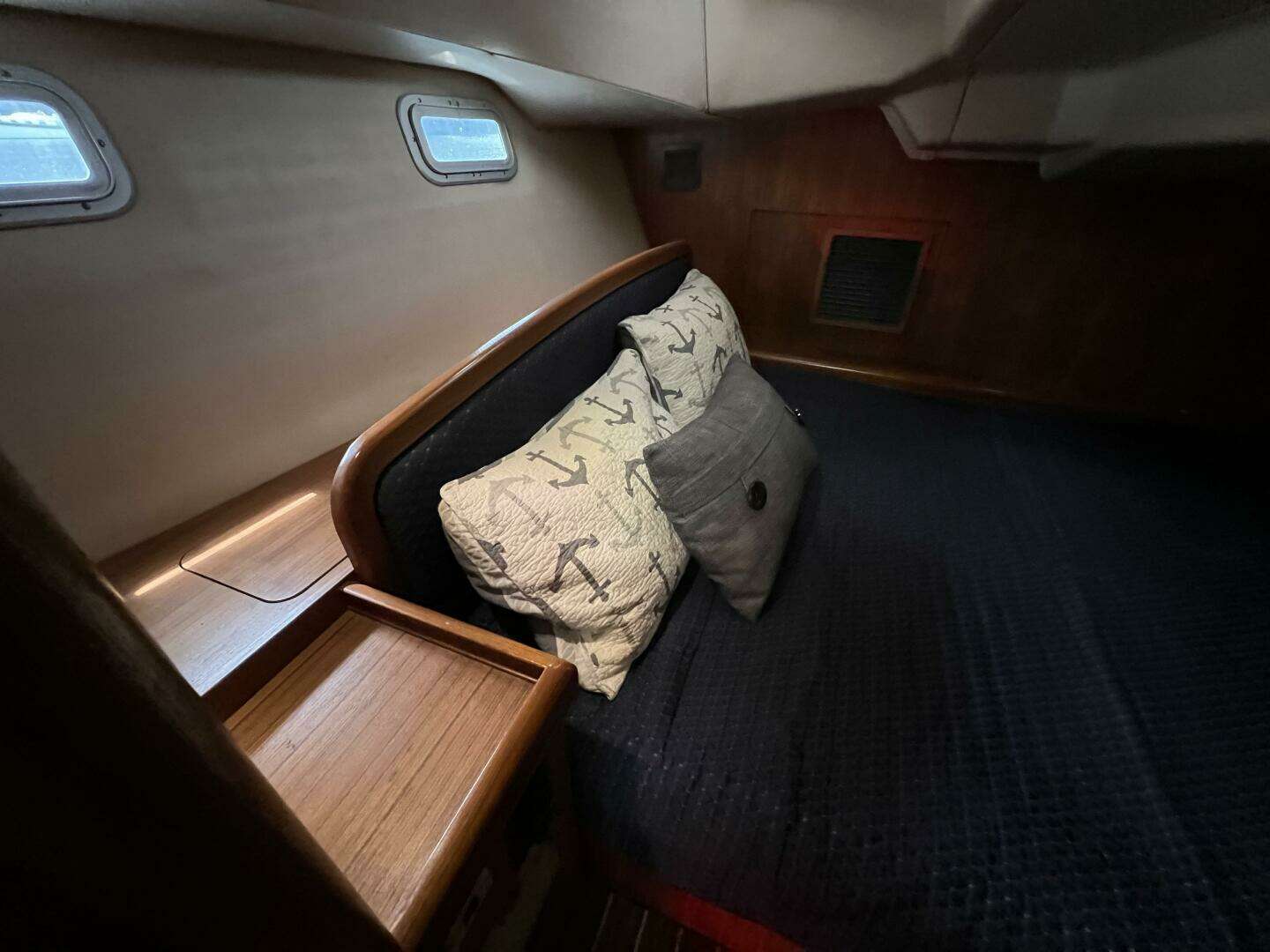 2004 Hunter 41 - Image 23