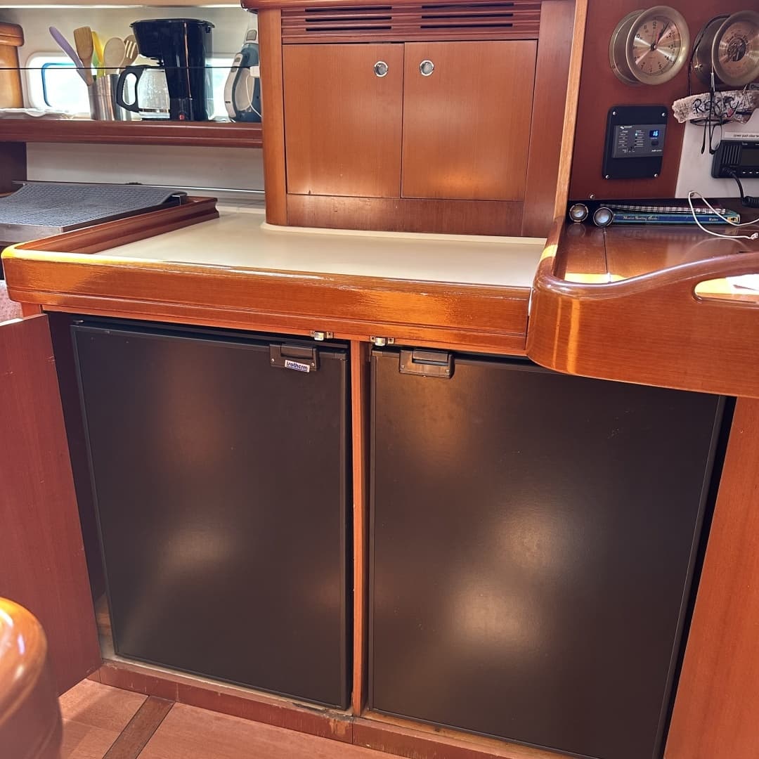 2006 Beneteau 523 - Image 21