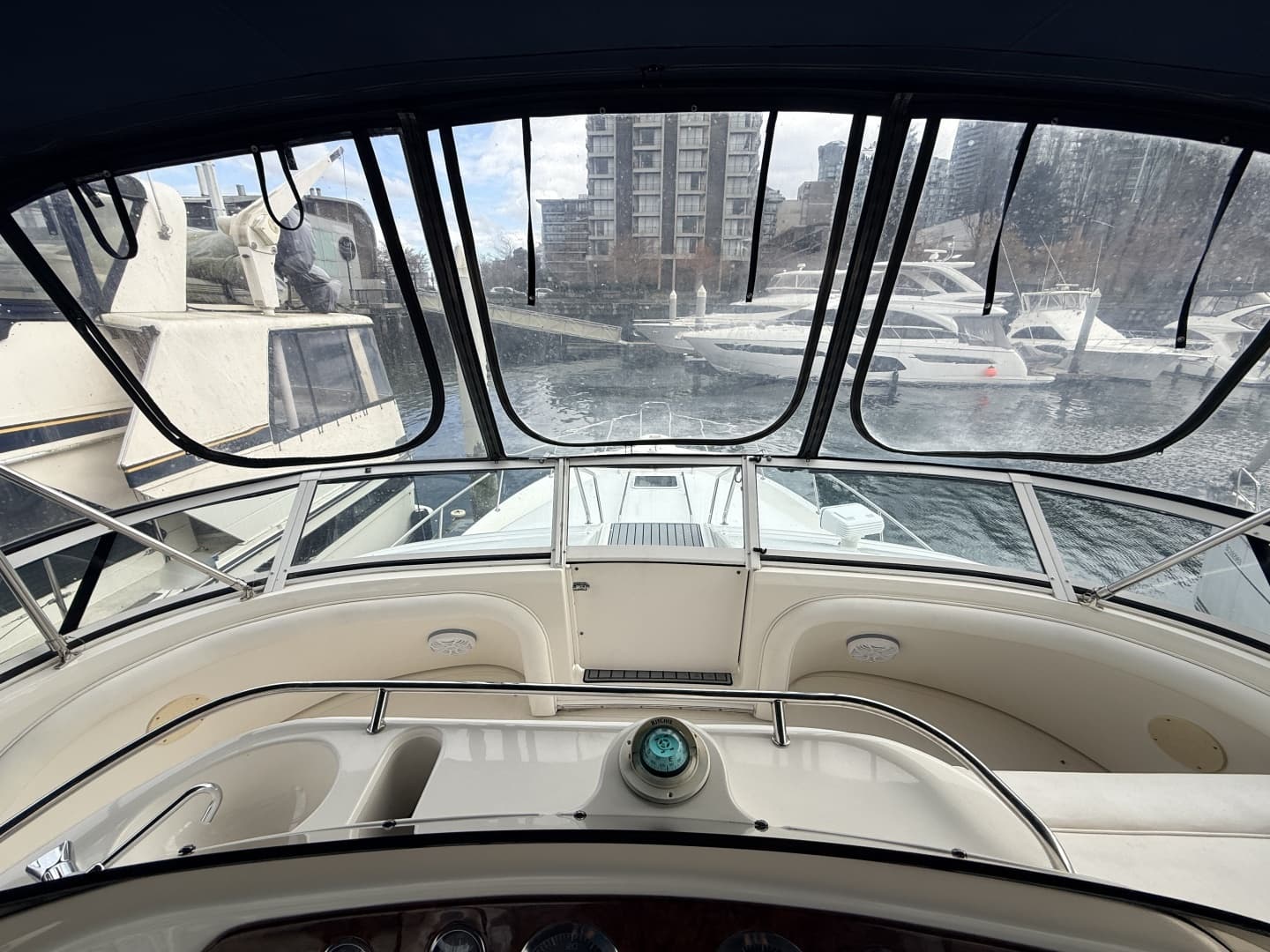 2003 Sea Ray 450 Express Bridge - Image 13