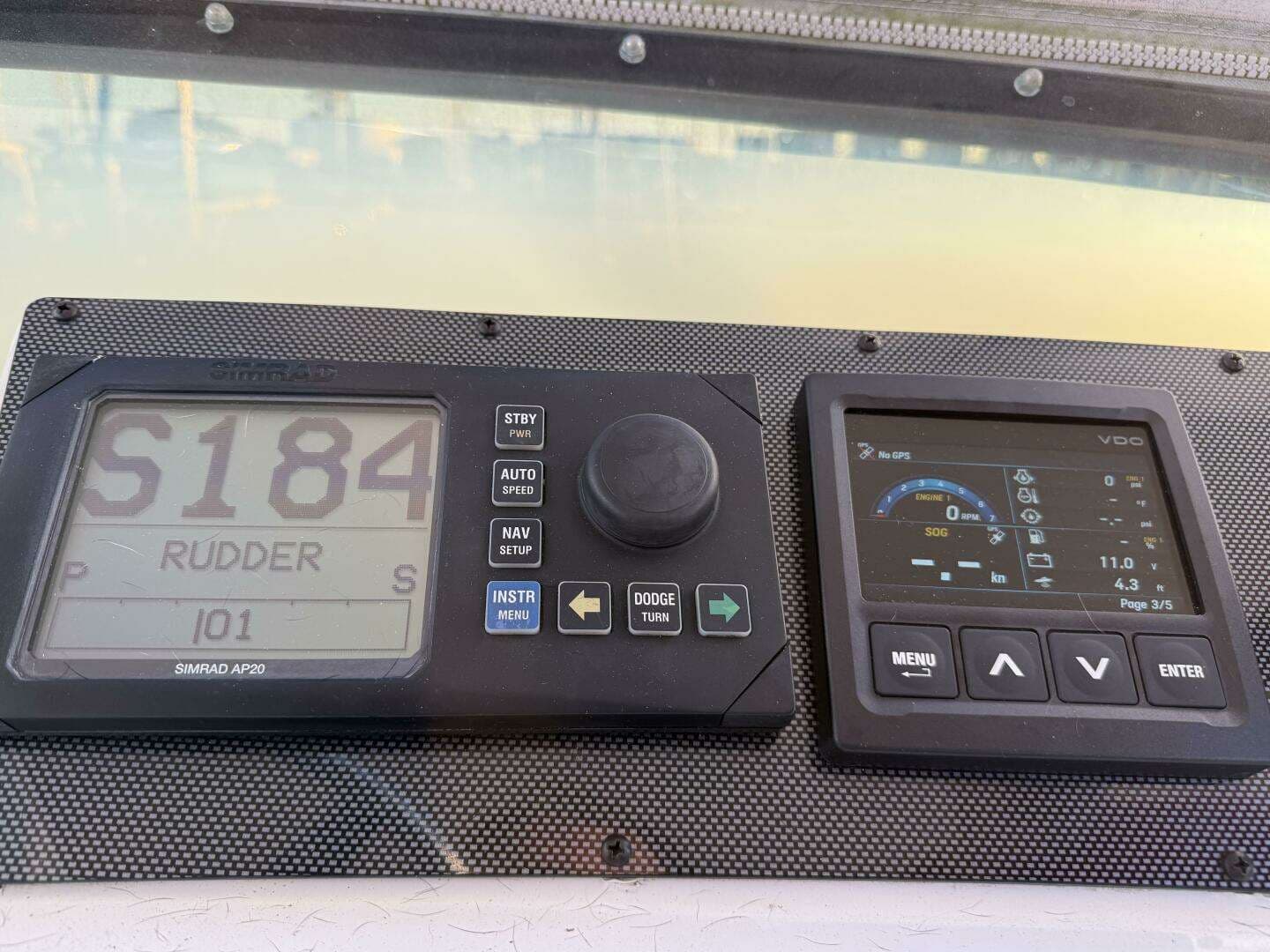 1994 Hatteras Double Cabin - Image 25