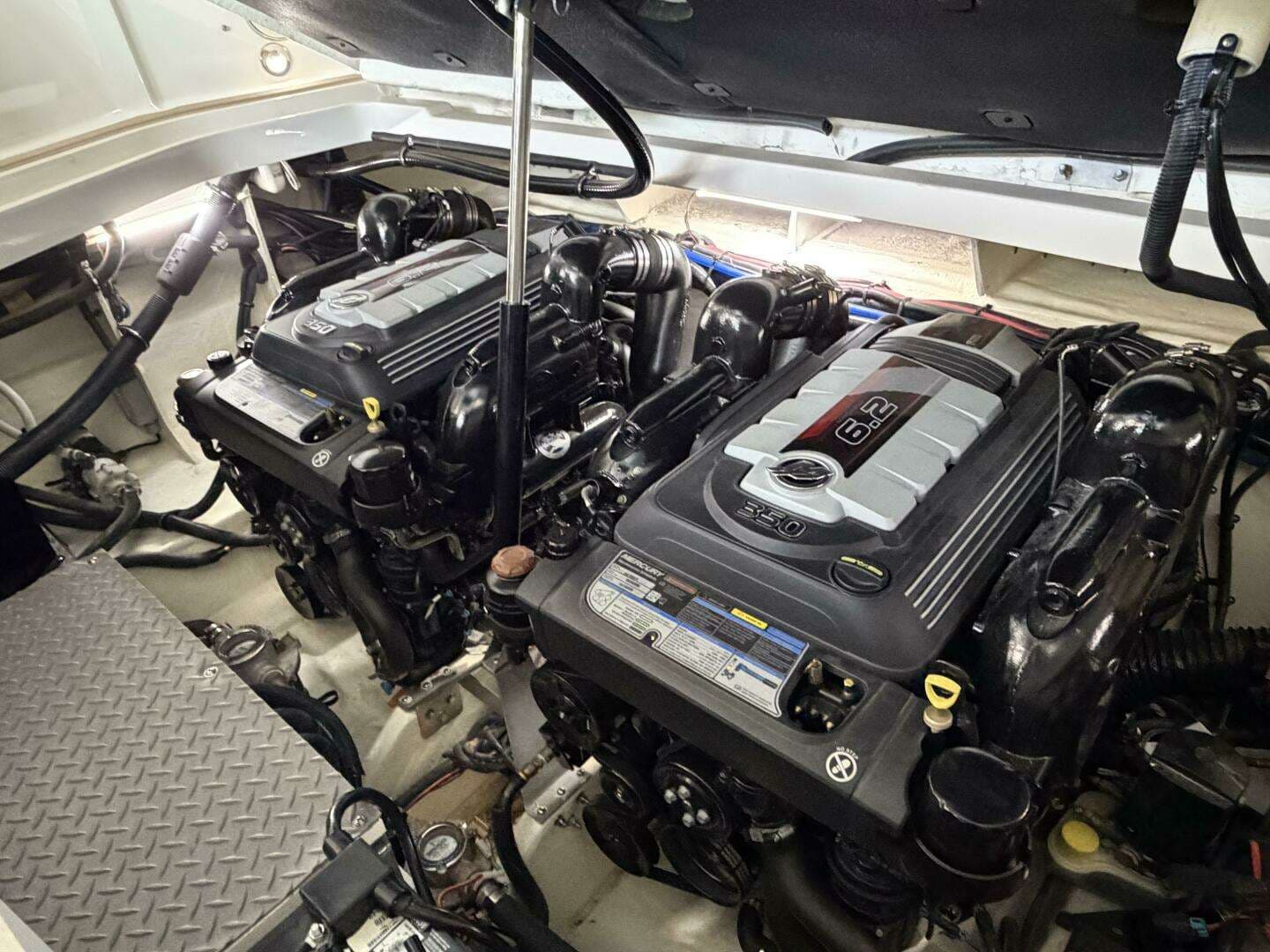 2023 Sea Ray Sundancer 320 - Image 26