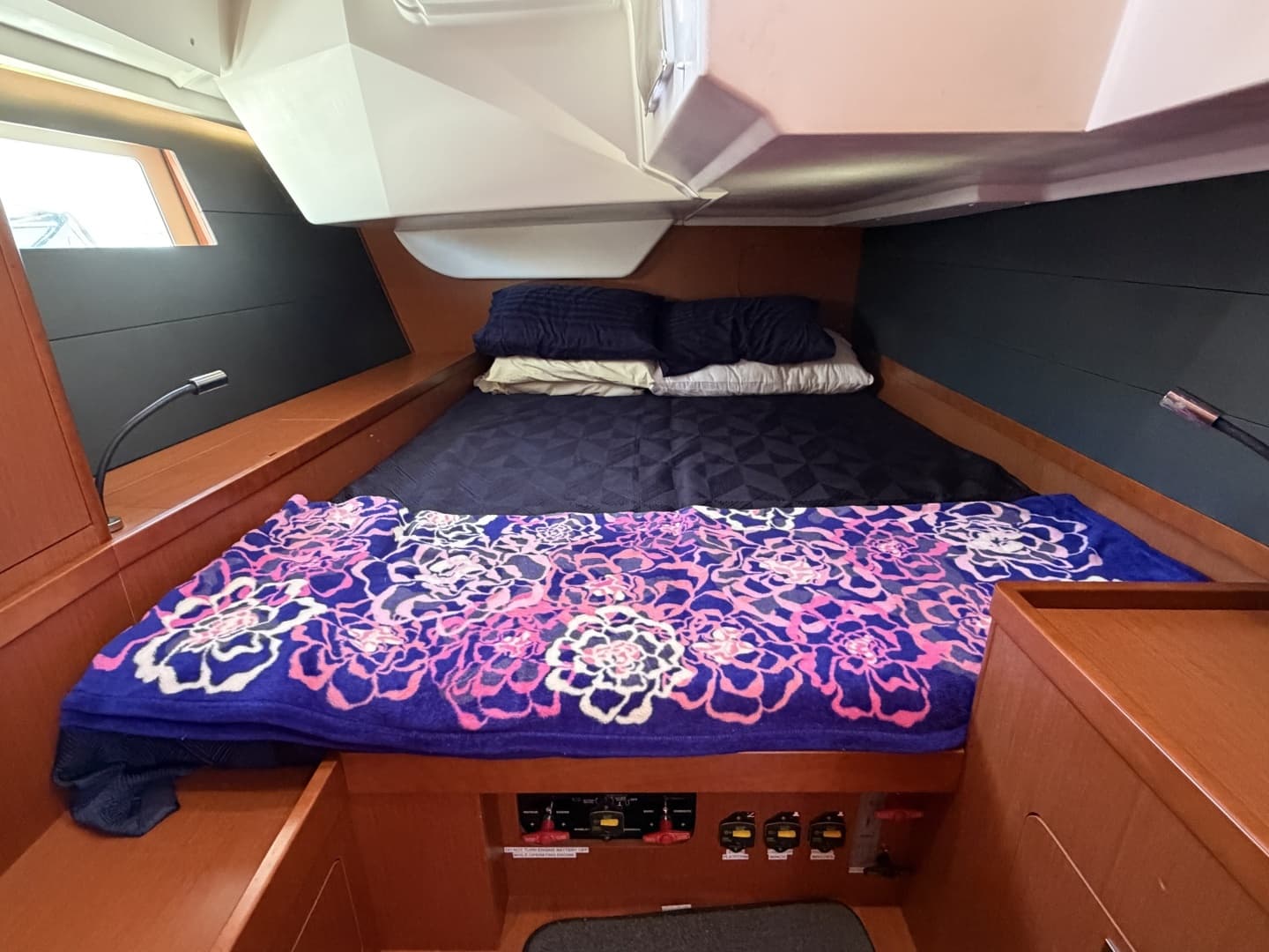 2016 Beneteau 48 - Image 29