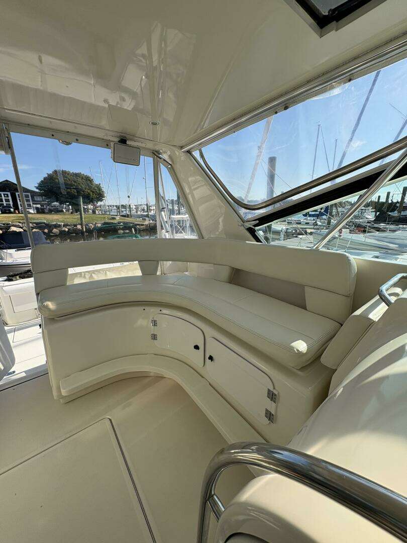 1996 Tiara Yachts — - Image 7