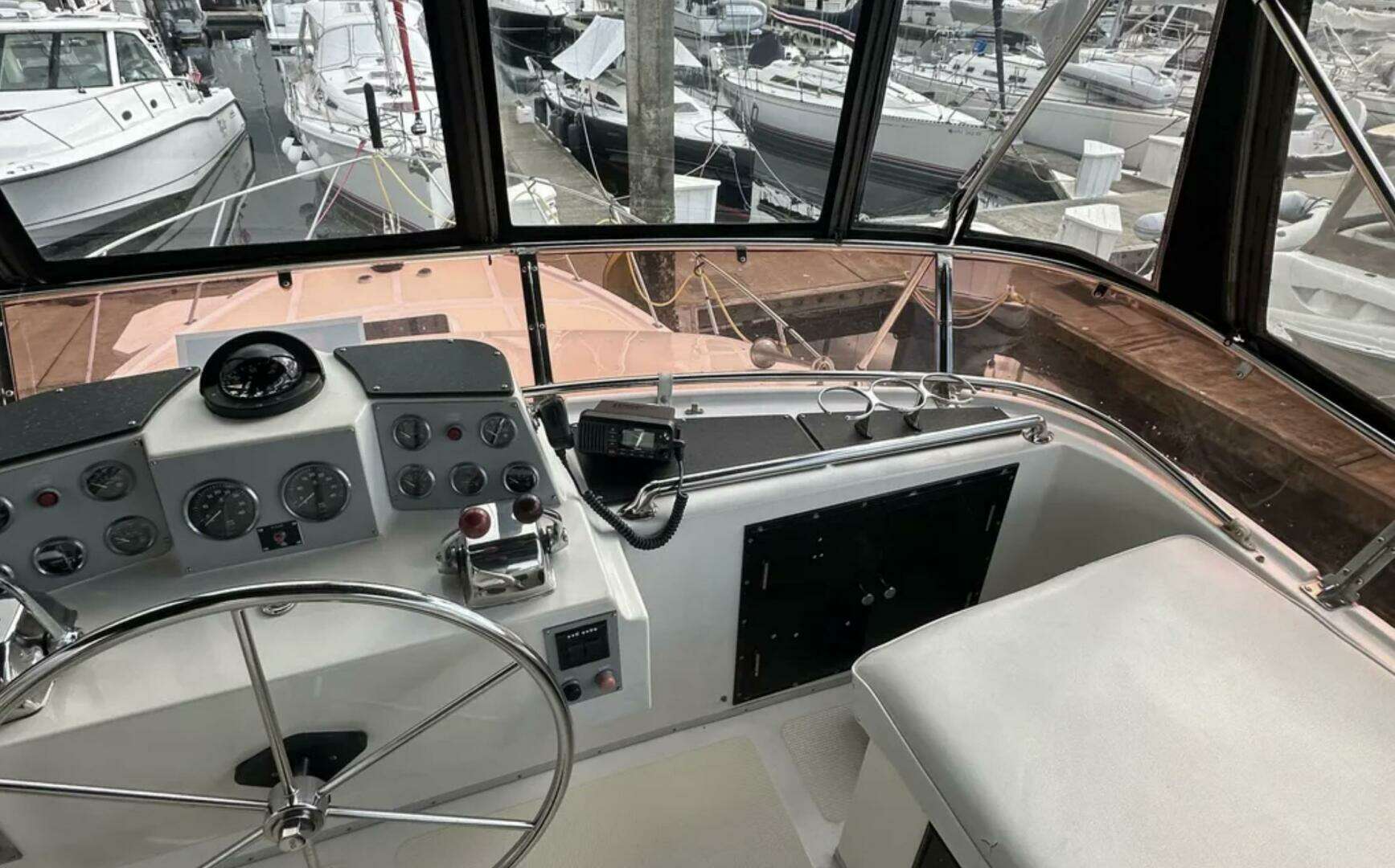 1988 Ocean Alexander 42 Aft Cabin - Image 3