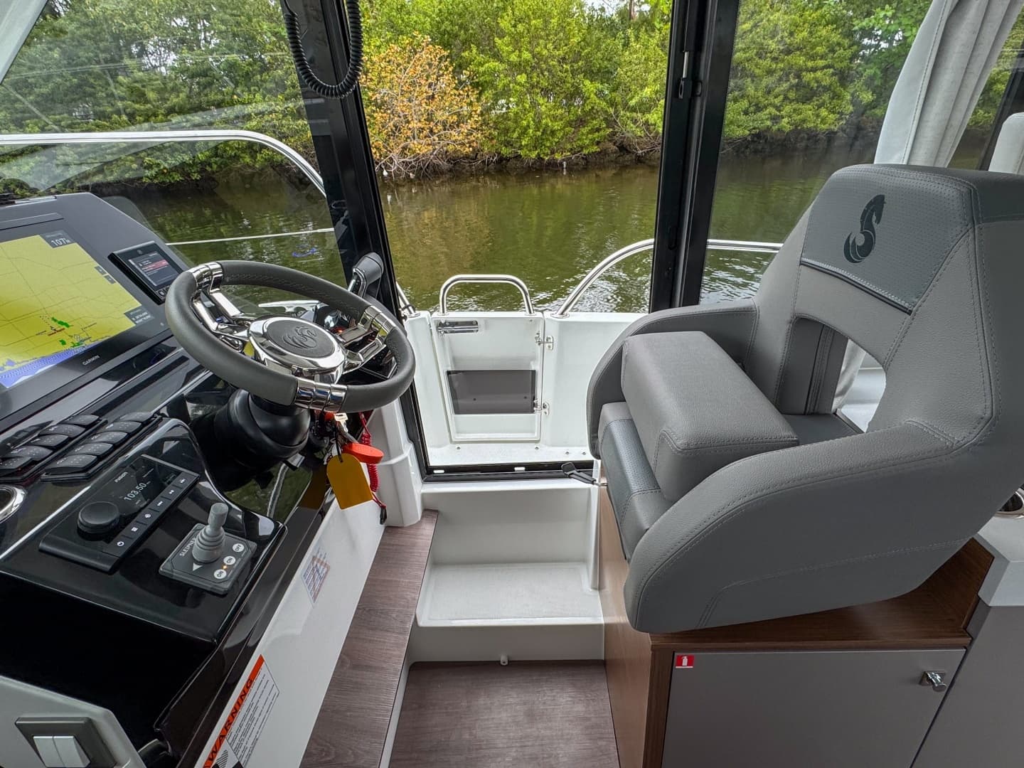 2026 Beneteau Antares 11 - Image 14