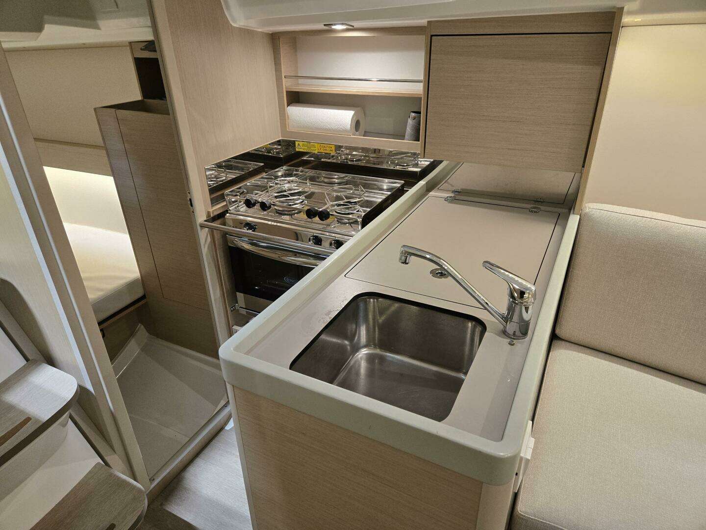 2021 Beneteau Oceanis 30.1 - Image 35