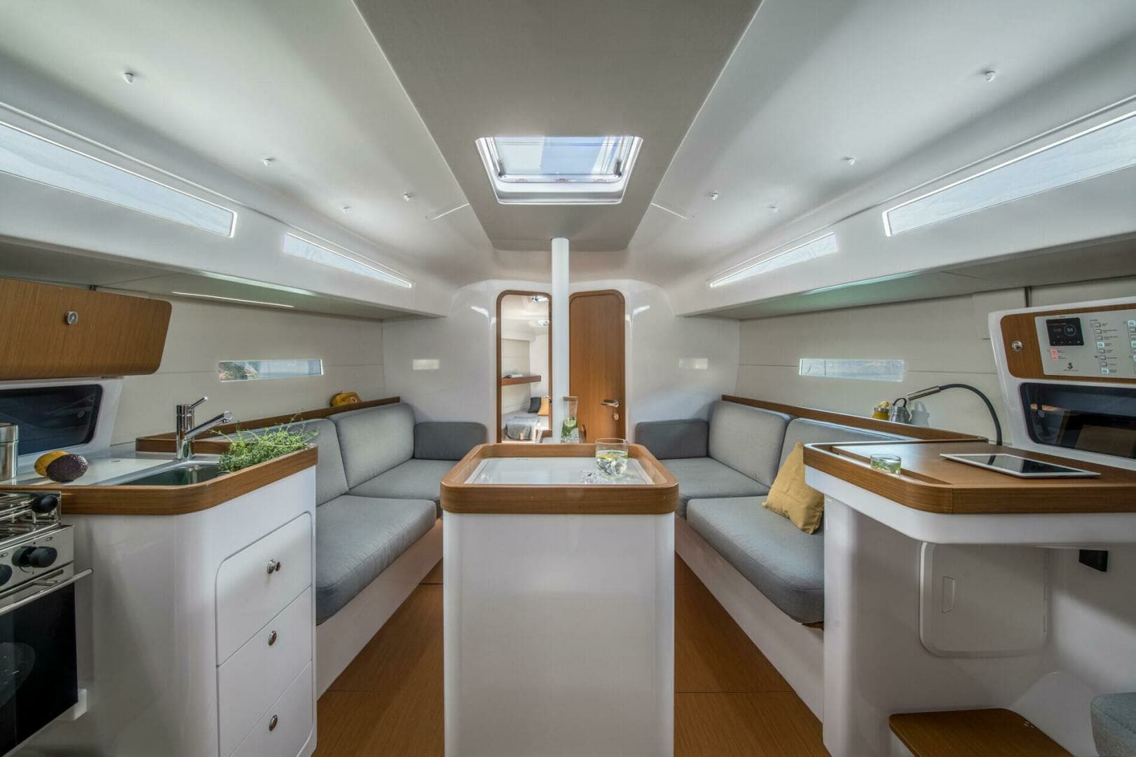 2025 Beneteau First 36 - Image 6