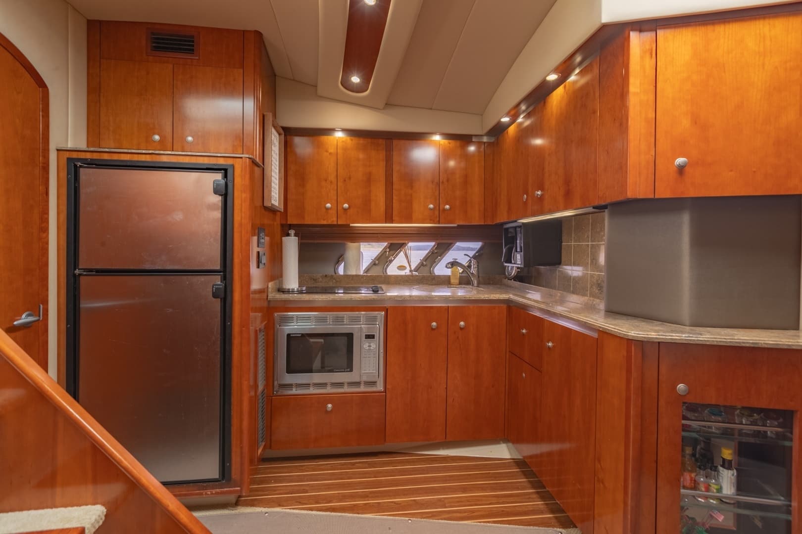 2008 Cruisers Yachts 460 Express - Image 8