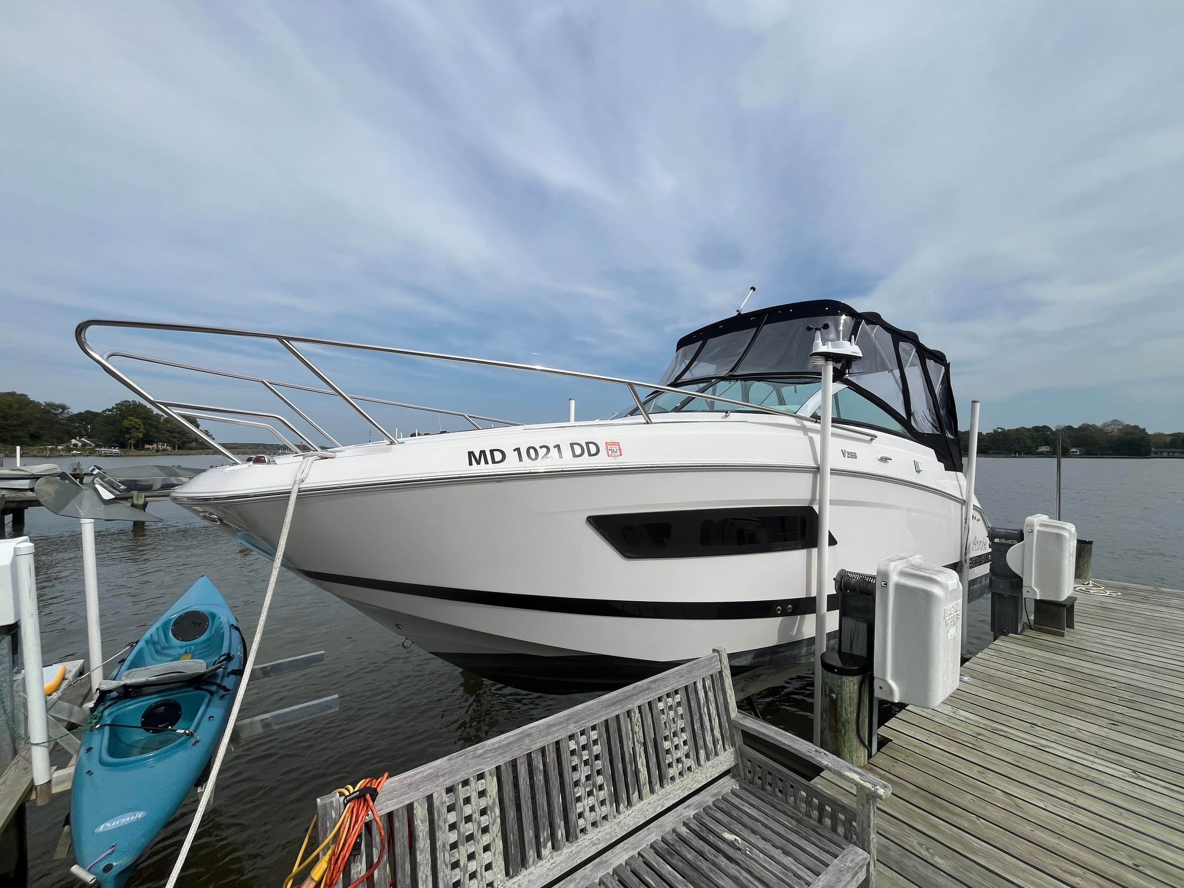 2016 Four Winns V255