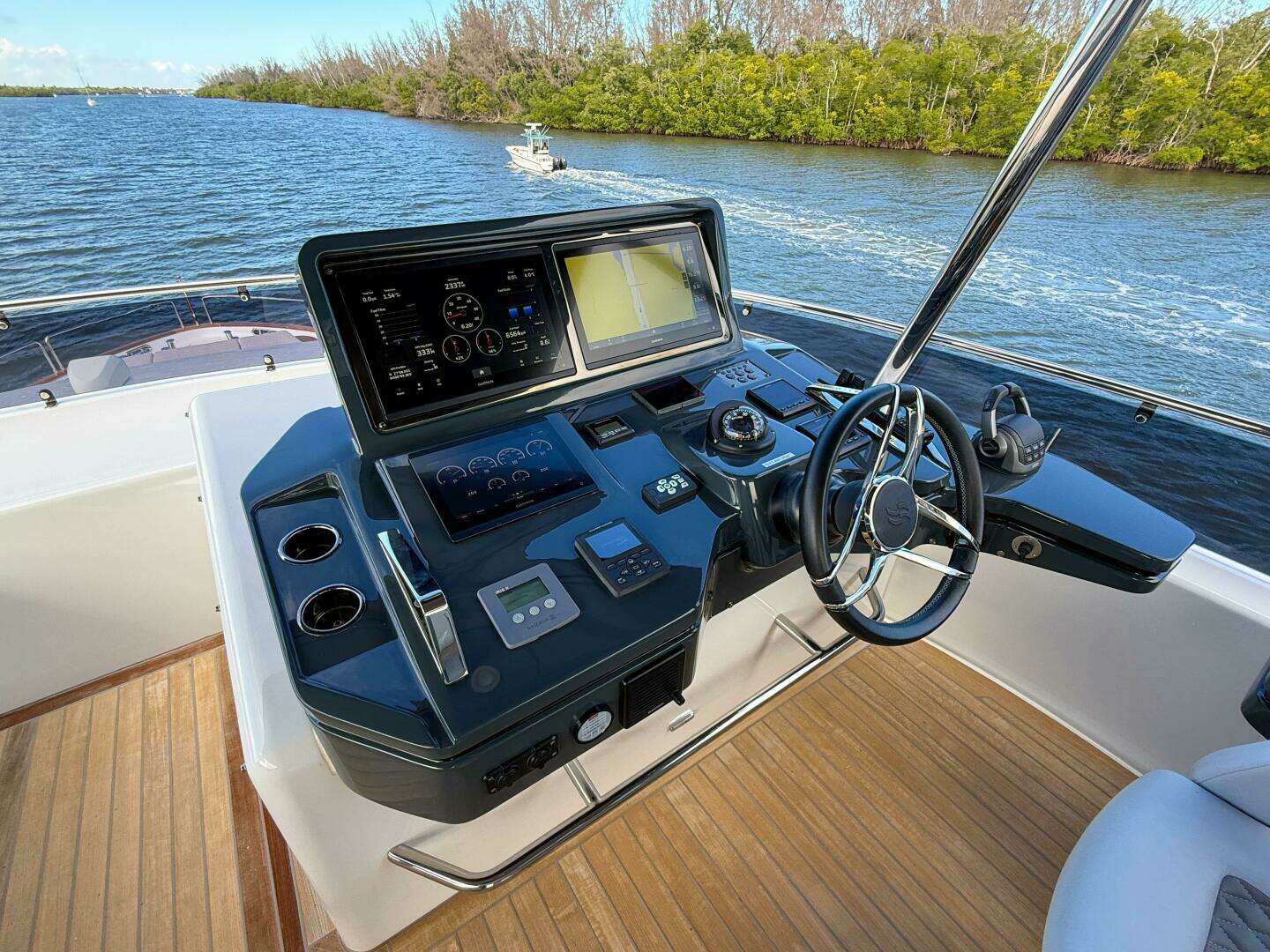 2023 Sirena 68 - Image 19