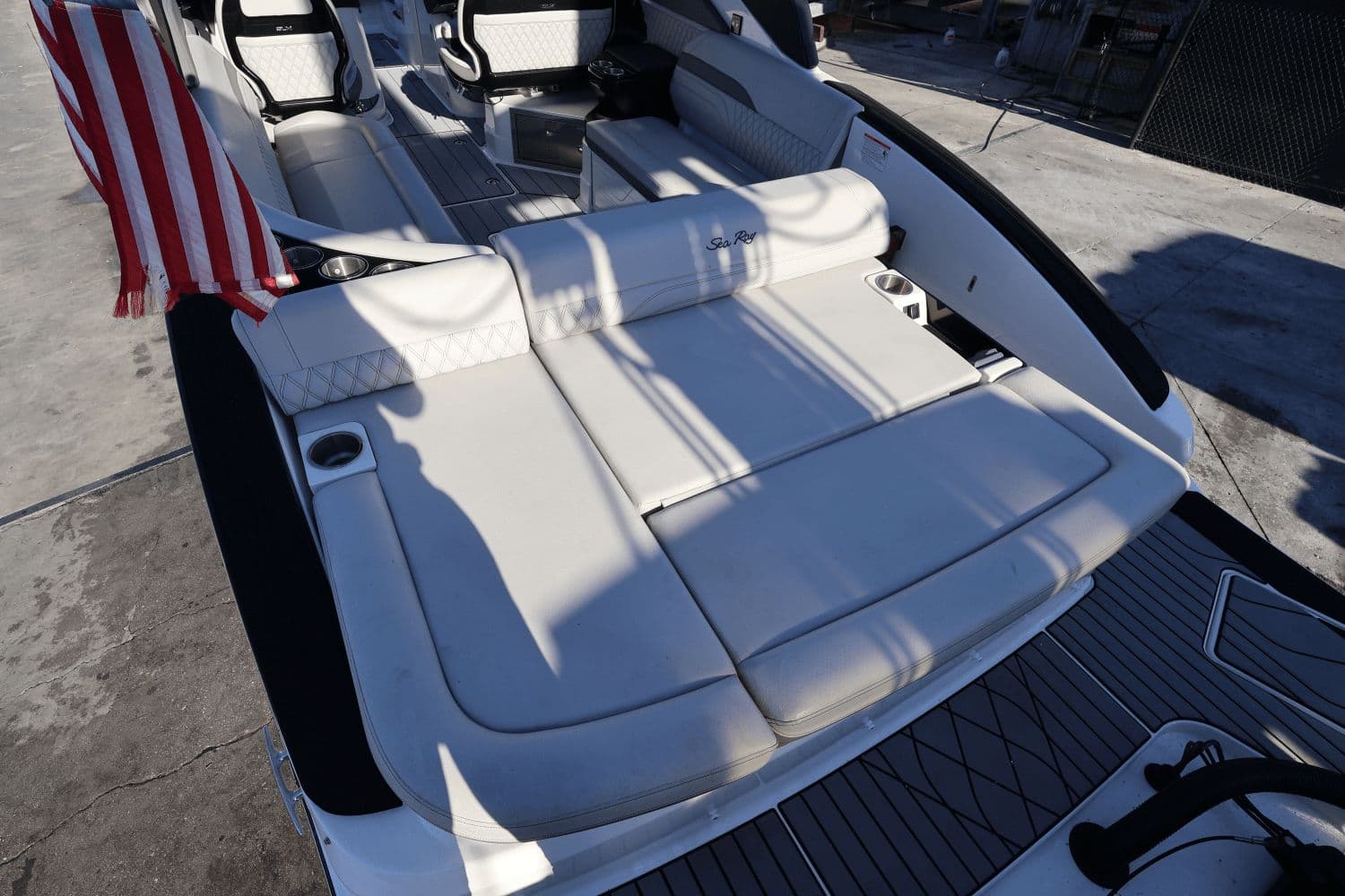 2025 Sea Ray SLX 280 - 9