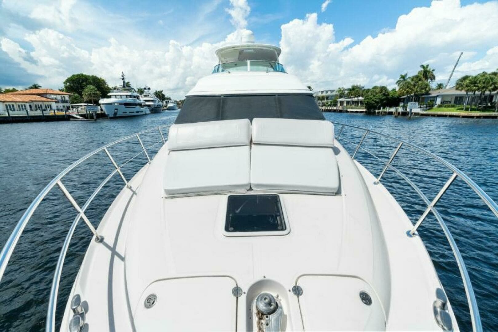 2001 Sea Ray 540 Cockpit Motor Yacht - Image 8