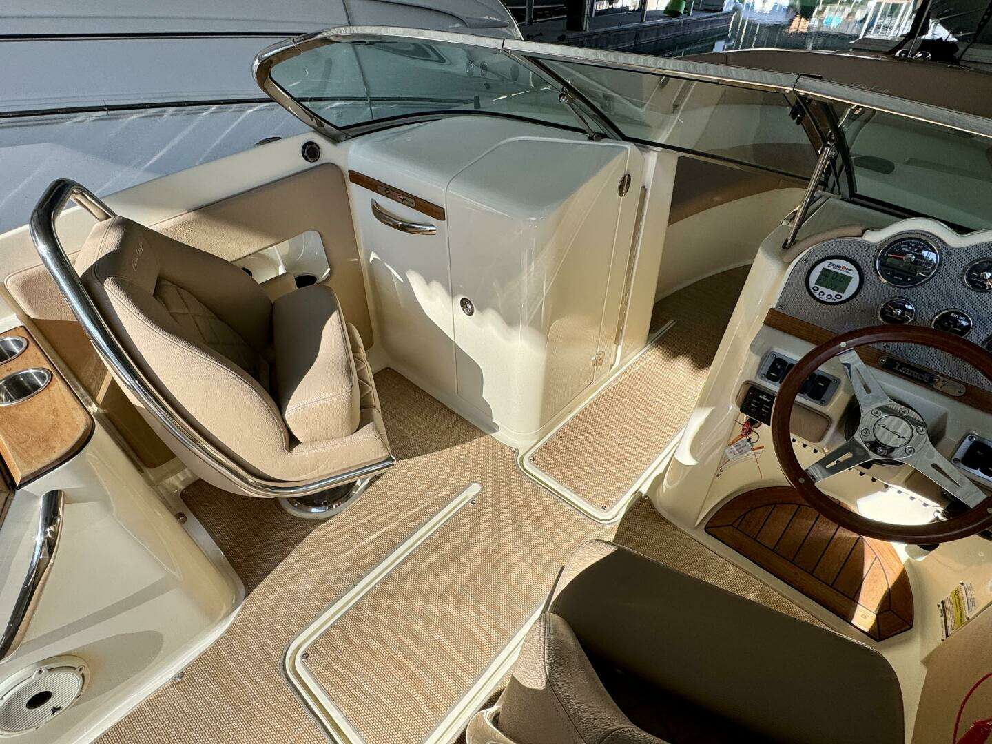 2018 Chris-Craft Launch 27 Heritage Trim Edition - Surf - Image 32