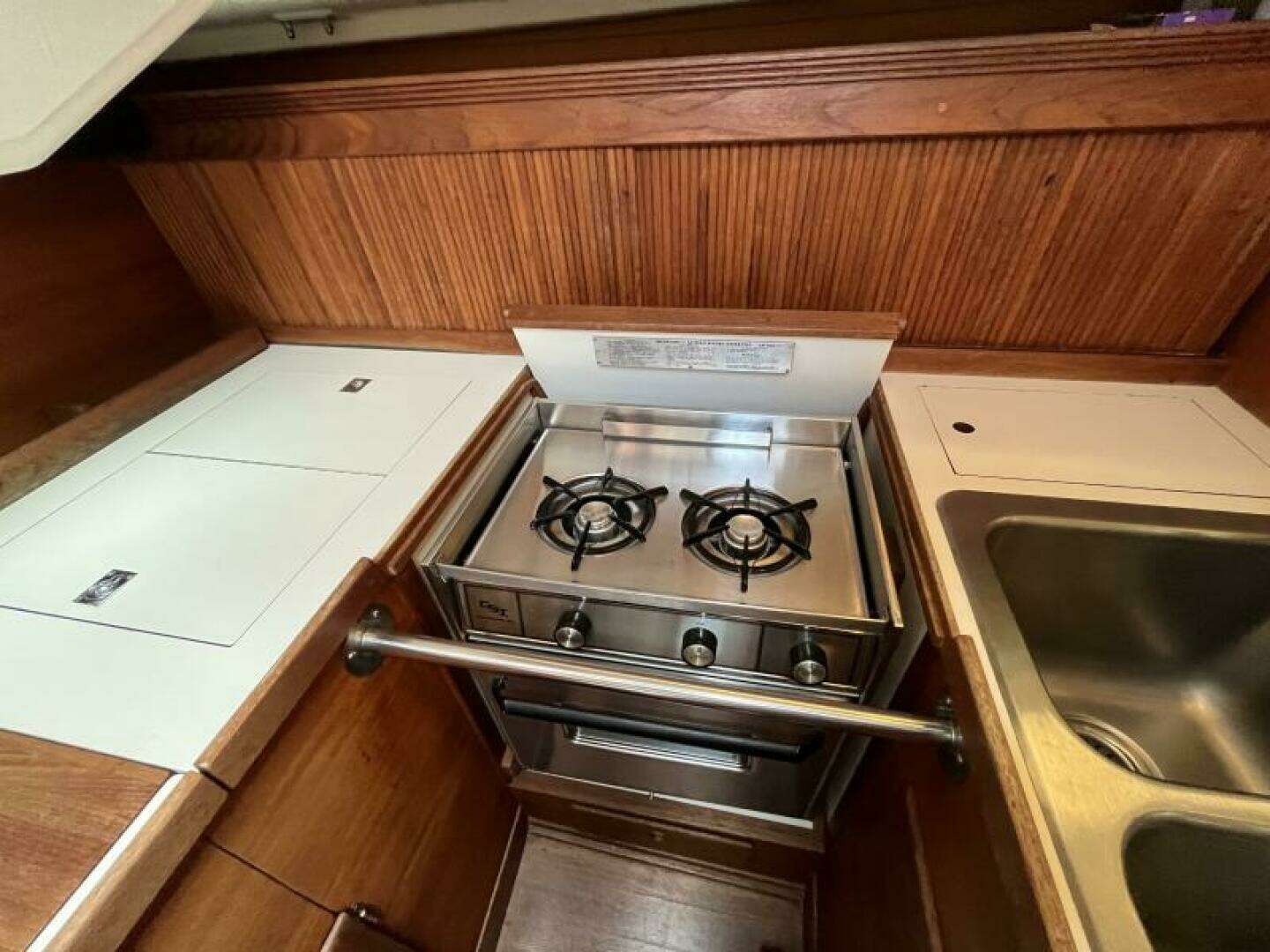 1988 Sabre 34 MkII - Image 13