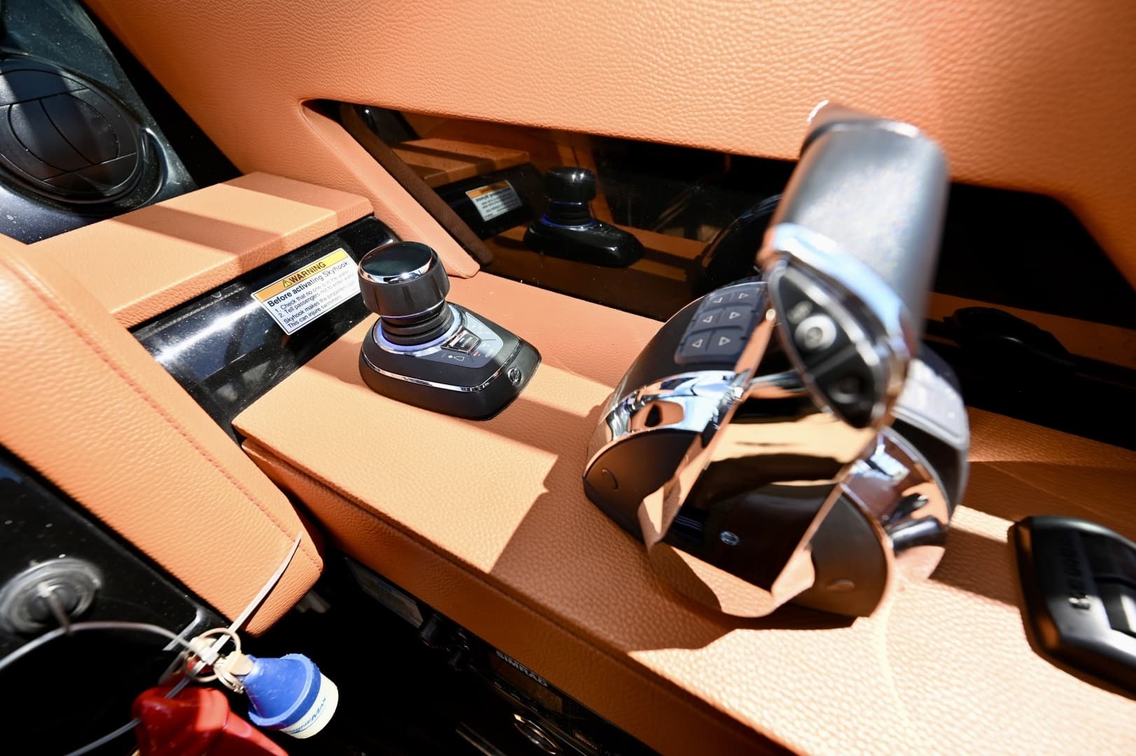 2022 Cruisers Yachts 38 GLS OB - Image 19