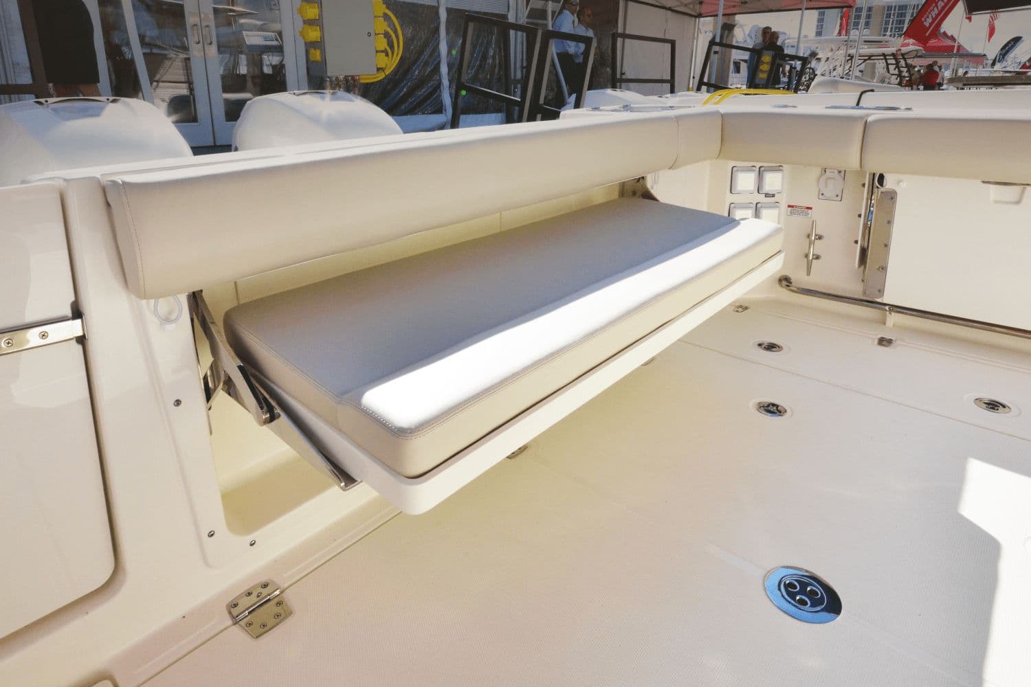 2026 Boston Whaler 325 Conquest - 37